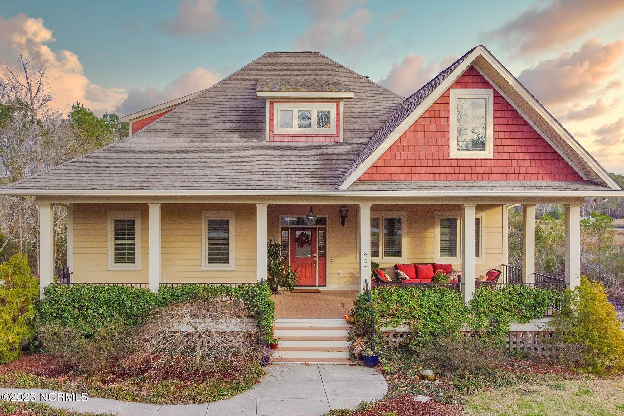 Single Family Homes для того Продажа на 244 White Oak Bluff Road Stella, Северная Каролина 28582 Соединенные Штаты