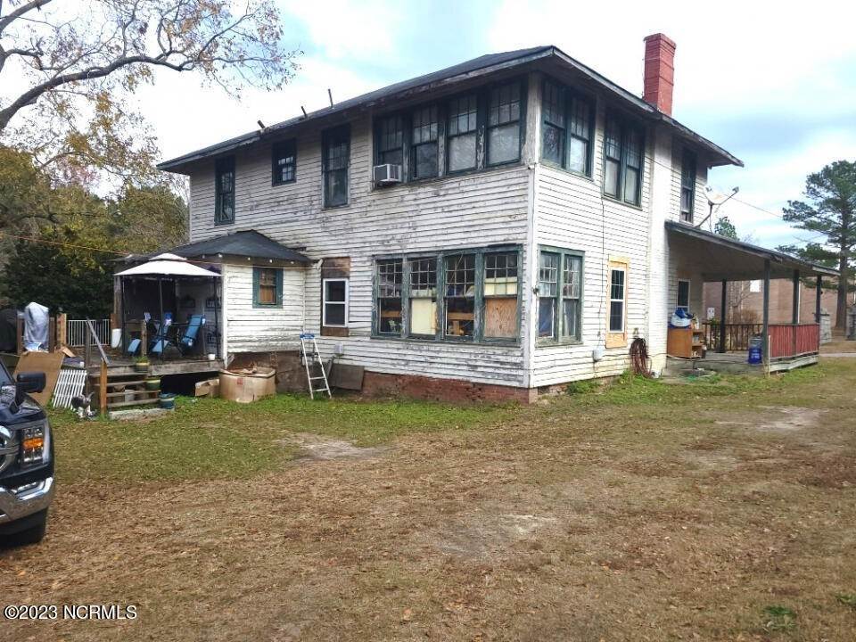 Single Family Homes pour l Vente à 201 College Street Red Springs, Caroline du Nord 28377 États-Unis