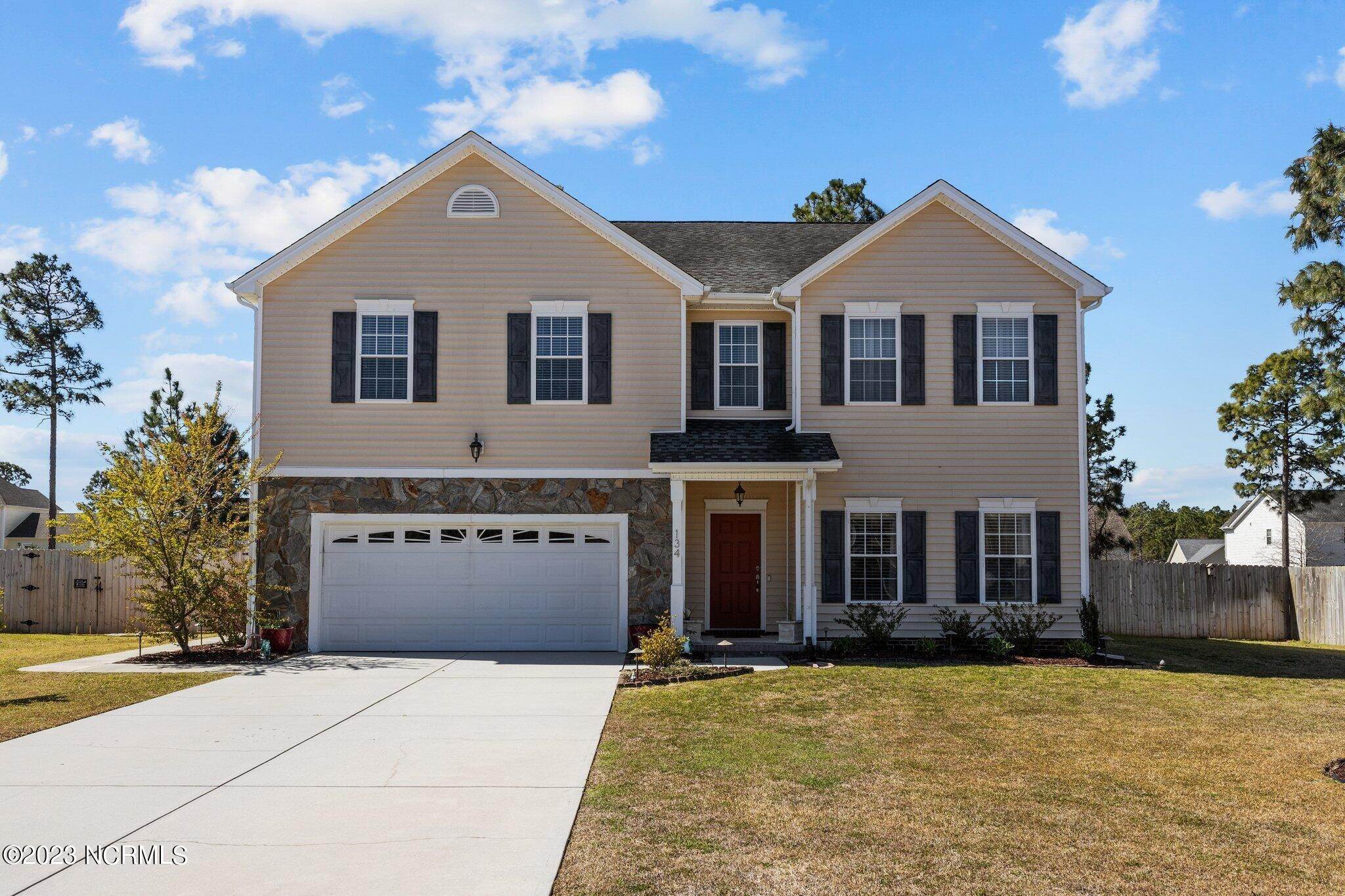 Single Family Homes for Sale at 134 Tifton Circle Cape Carteret, North Carolina 28584 United States