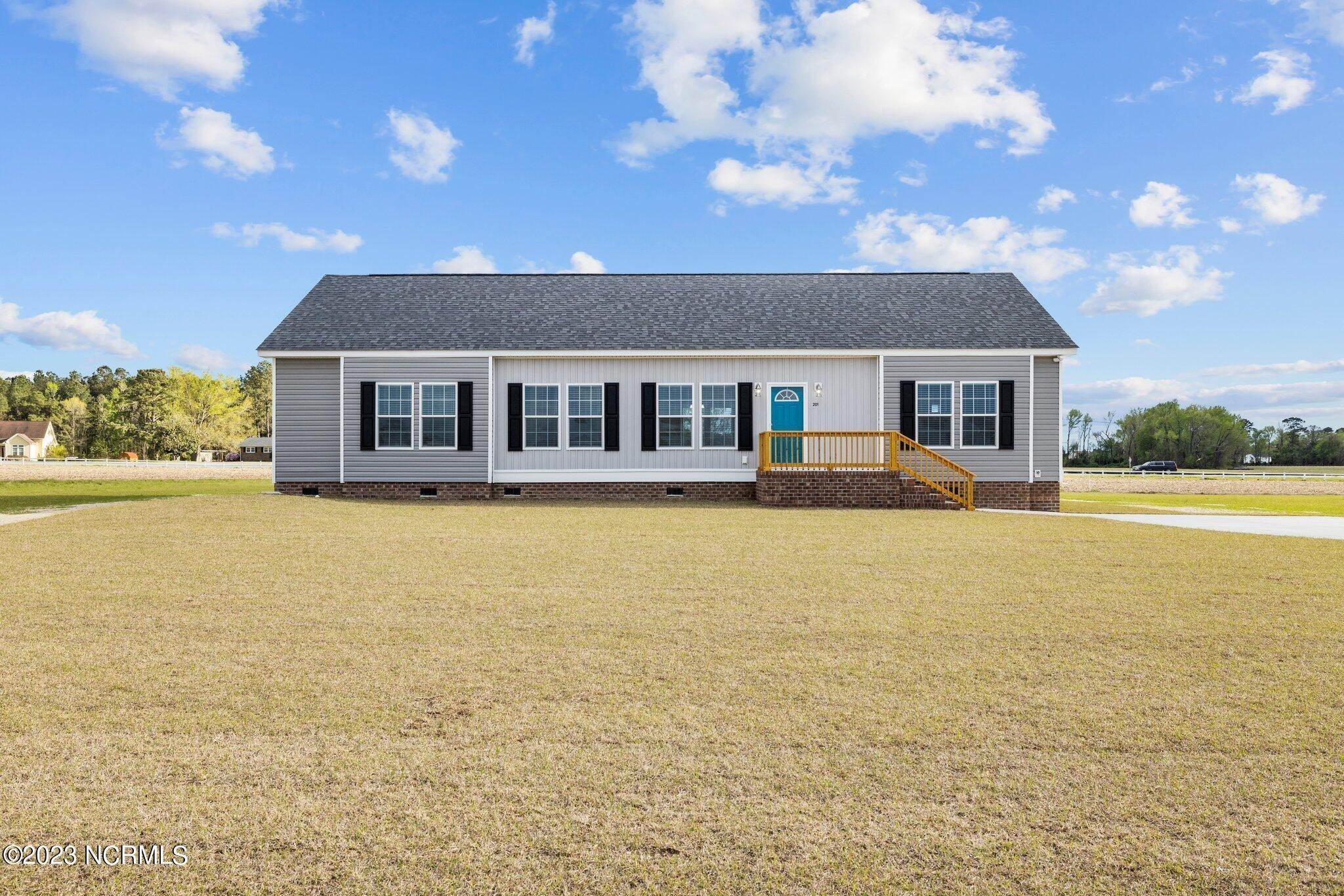 Single Family Homes для того Продажа на 201 Magnolia Drive Stella, Северная Каролина 28582 Соединенные Штаты