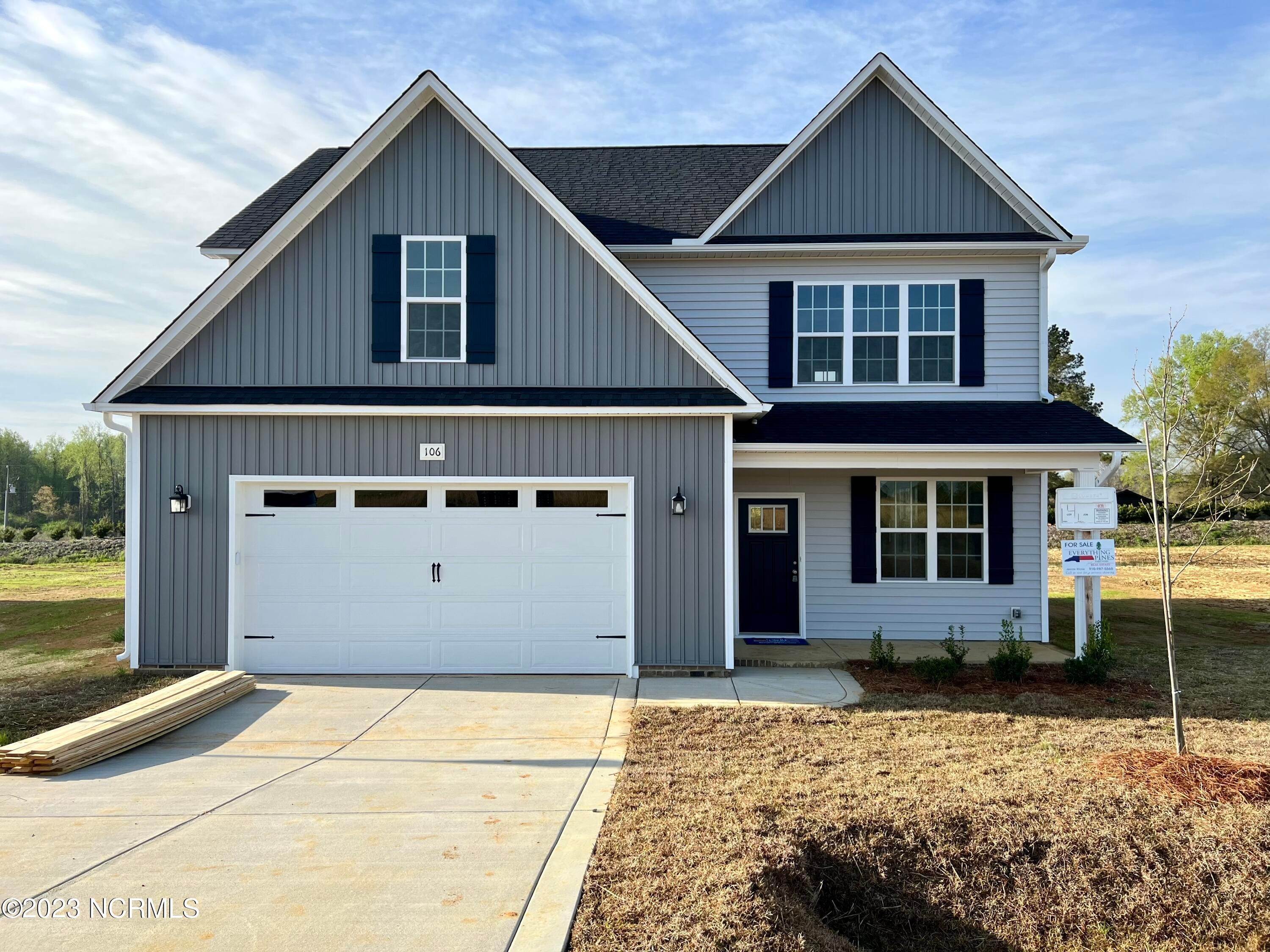 Single Family Homes для того Продажа на 106 Fireside Drive Benson, Северная Каролина 27504 Соединенные Штаты