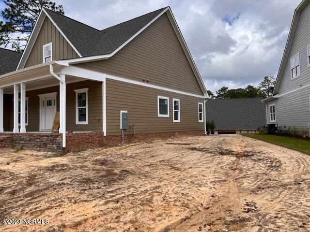3. Single Family Homes for Sale at 504 Pommel Lane Lane Southern Pines, North Carolina 28387 United States