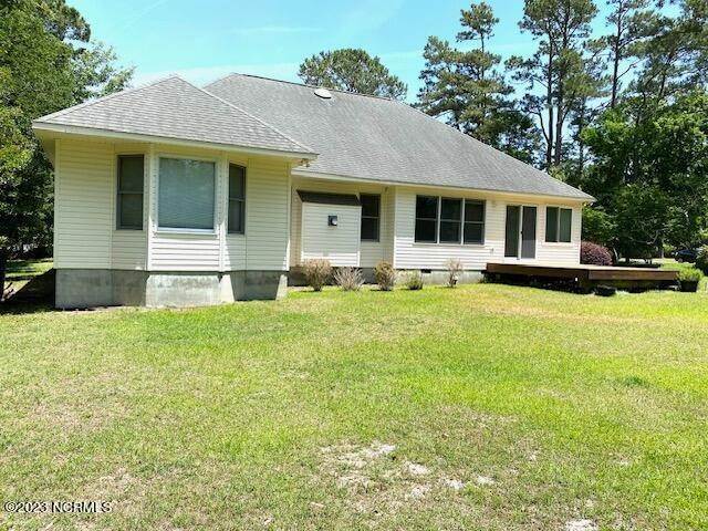 9. Single Family Homes for Sale at 305 Shearwater Drive Hampstead, North Carolina 28443 United States