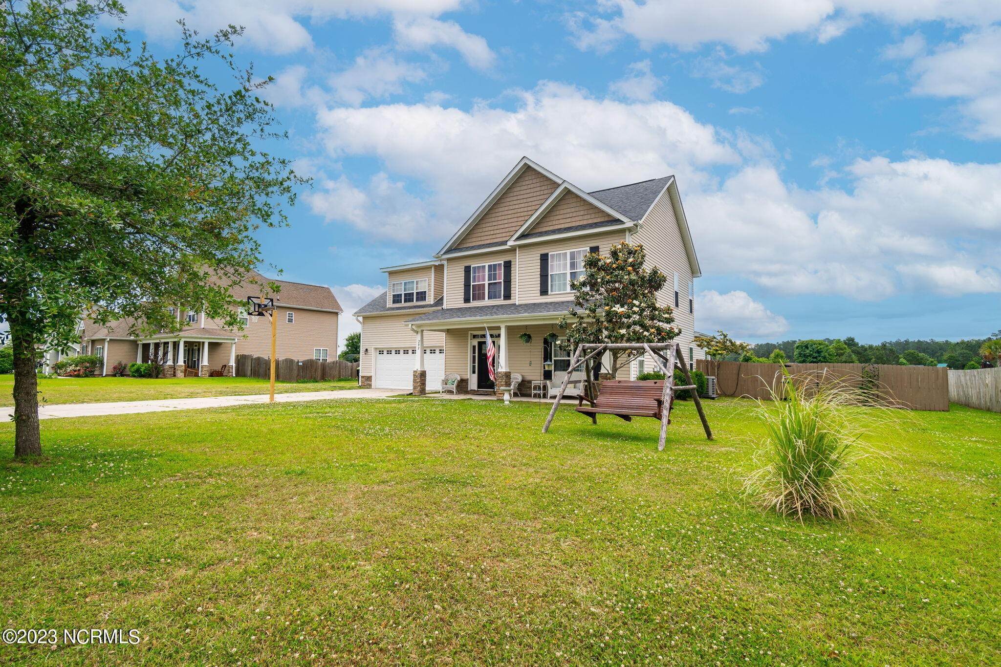 5. Single Family Homes for Sale at 202 Stella Bridgeway Drive Stella, North Carolina 28582 United States