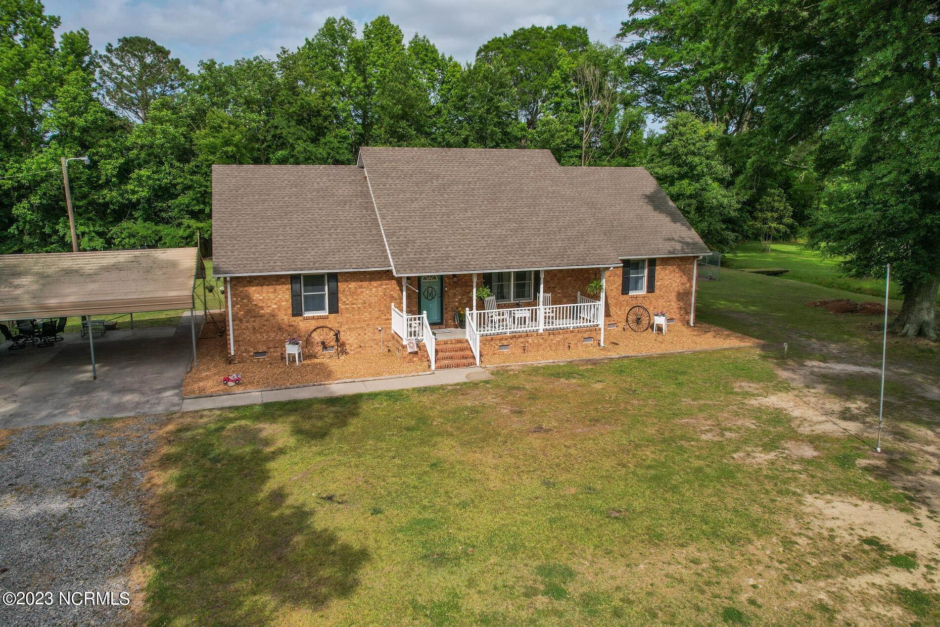2. Single Family Homes for Sale at 698 Chapanoke Road Hertford, North Carolina 27944 United States