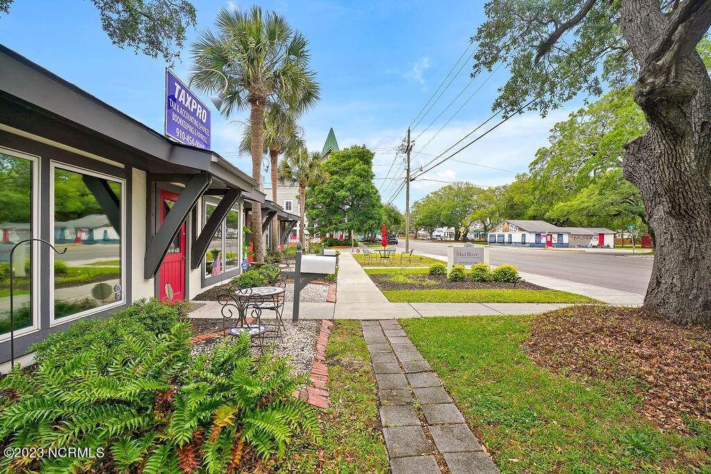 8. Commercial for Sale at 619 Howe Street Southport, North Carolina 28461 United States