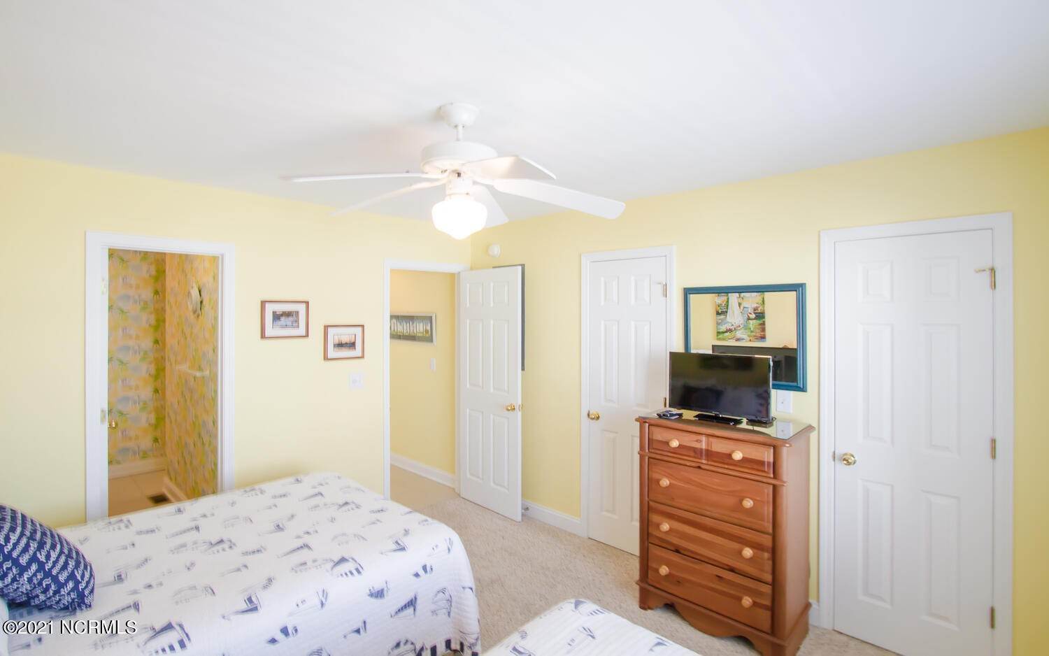 16. Single Family Homes for Sale at 44 Private Drive Ocean Isle Beach, North Carolina 28469 United States