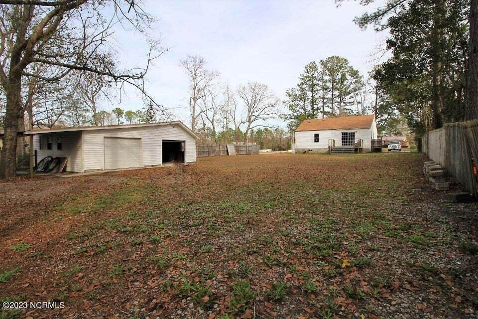 2. Single Family Homes for Sale at 175 Oak Grove Road Newport, North Carolina 28570 United States