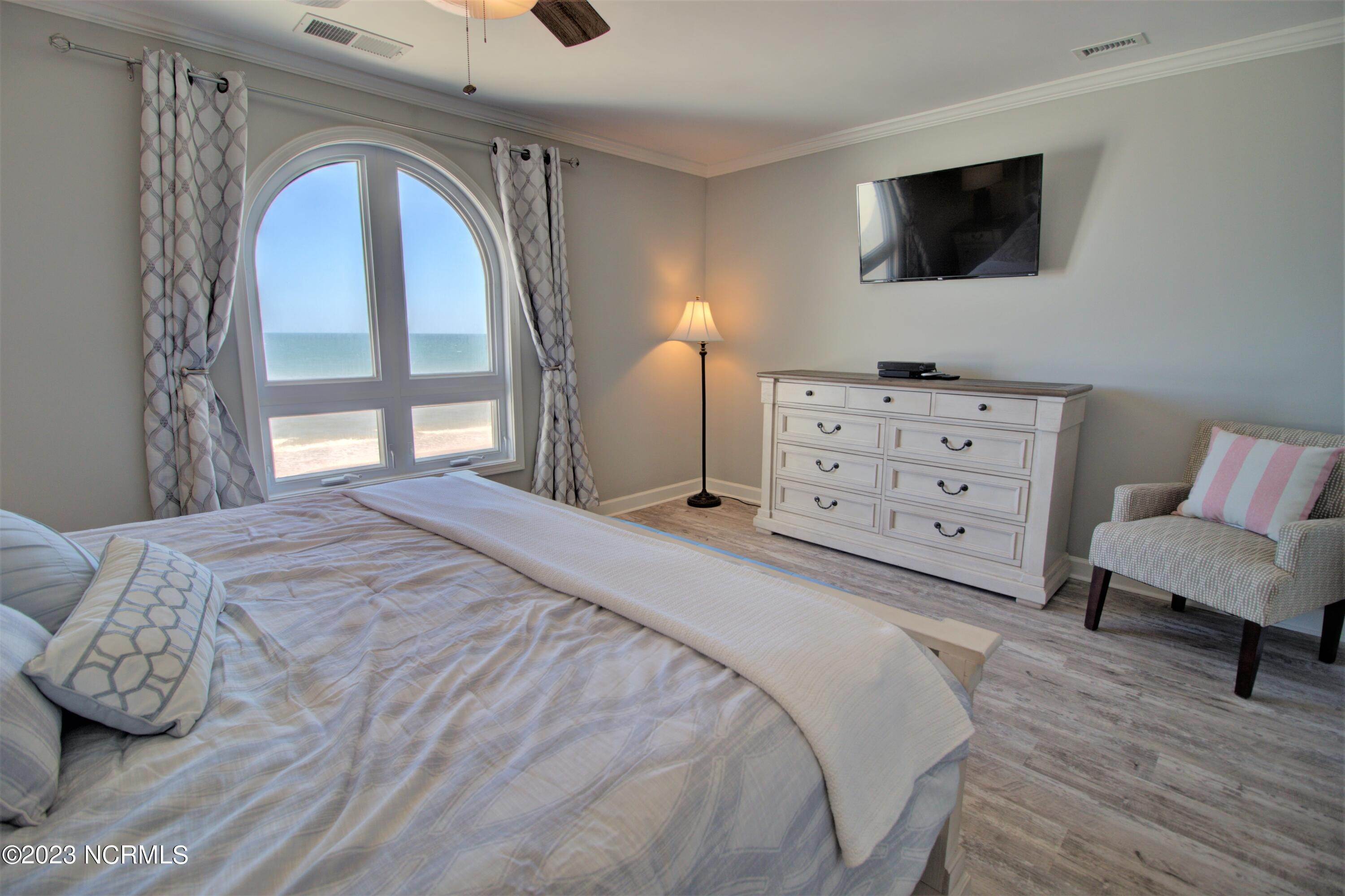 20. Condominiums for Sale at 790 New River Inlet Road N Topsail Beach, North Carolina 28460 United States
