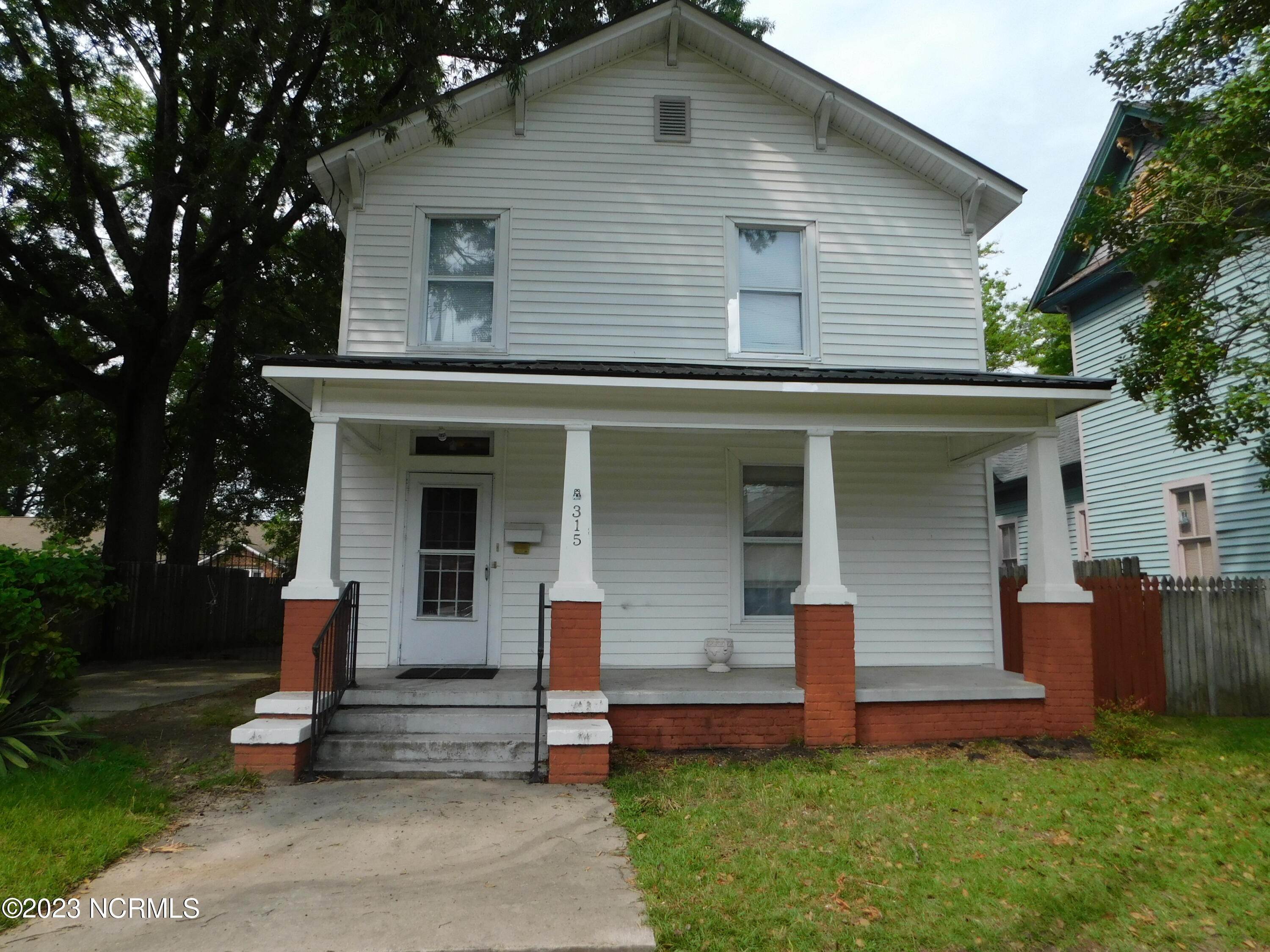 1. Single Family Homes for Sale at 315 Beech Street Goldsboro, North Carolina 27530 United States