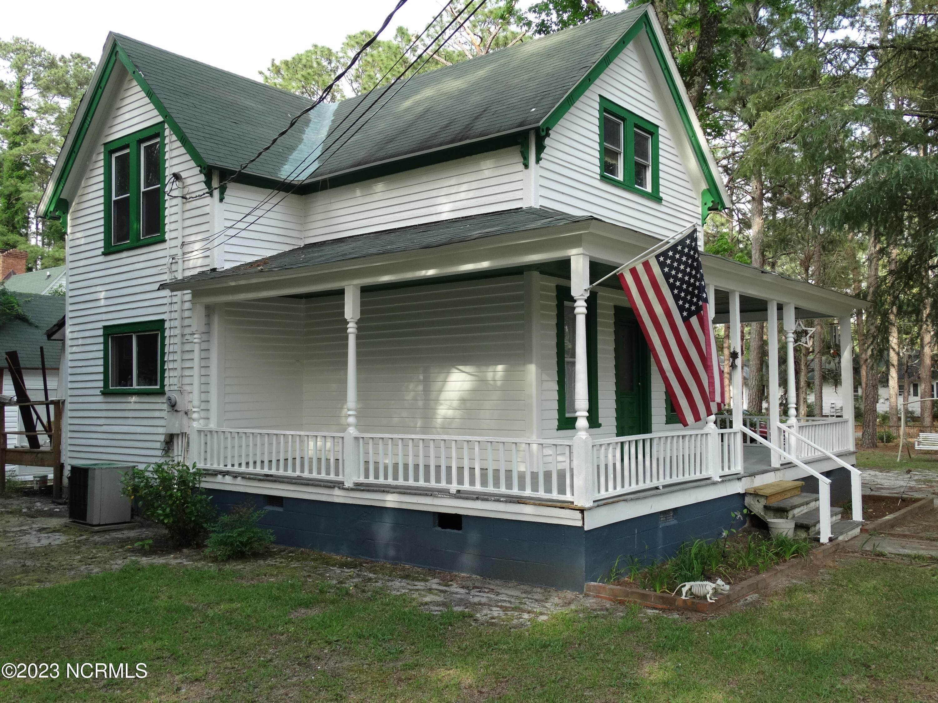 16. Single Family Homes for Sale at 170 Philadelphia Avenue Pinebluff, North Carolina 28373 United States