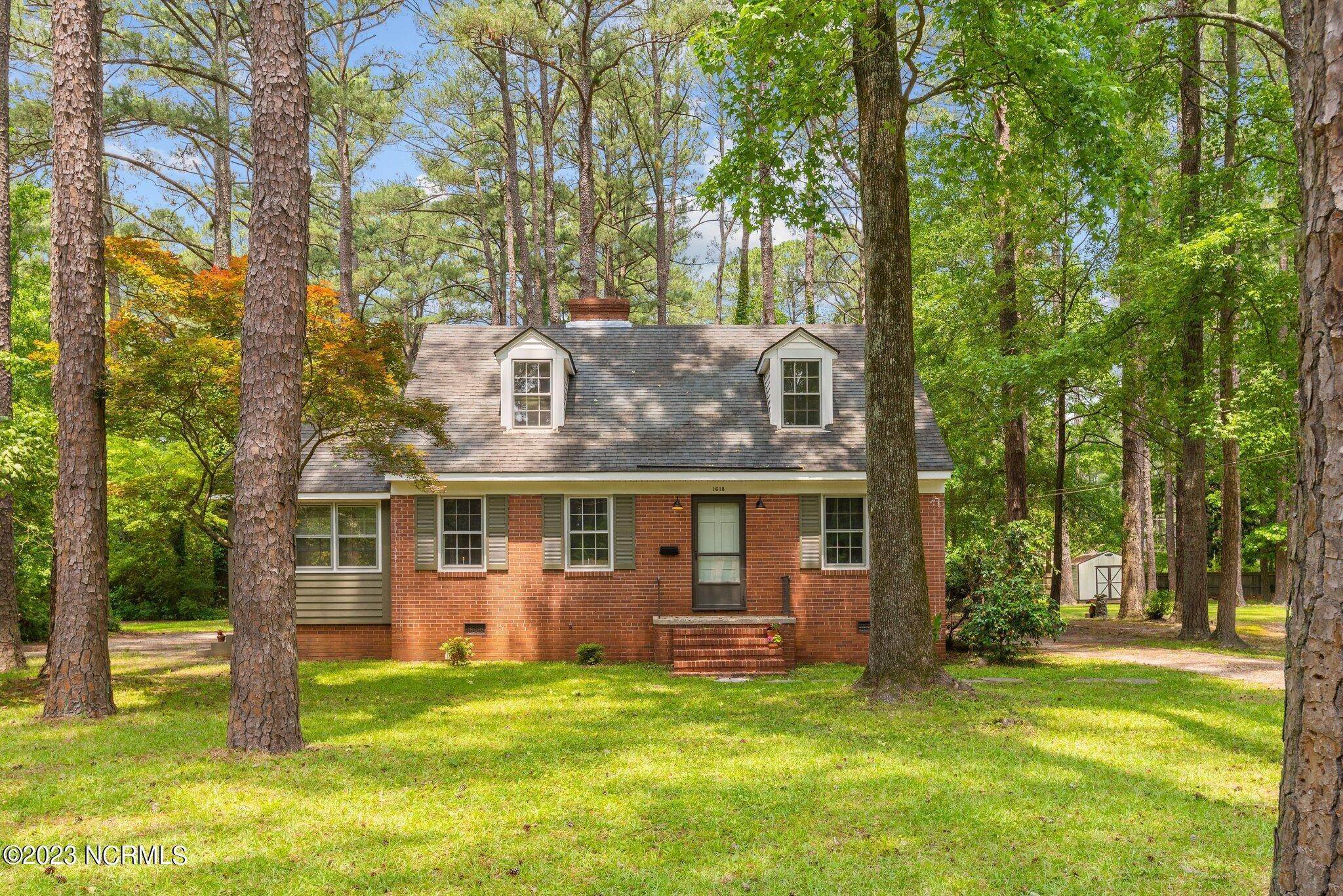 3. Single Family Homes for Sale at 1618 Hammond Street Rocky Mount, North Carolina 27803 United States