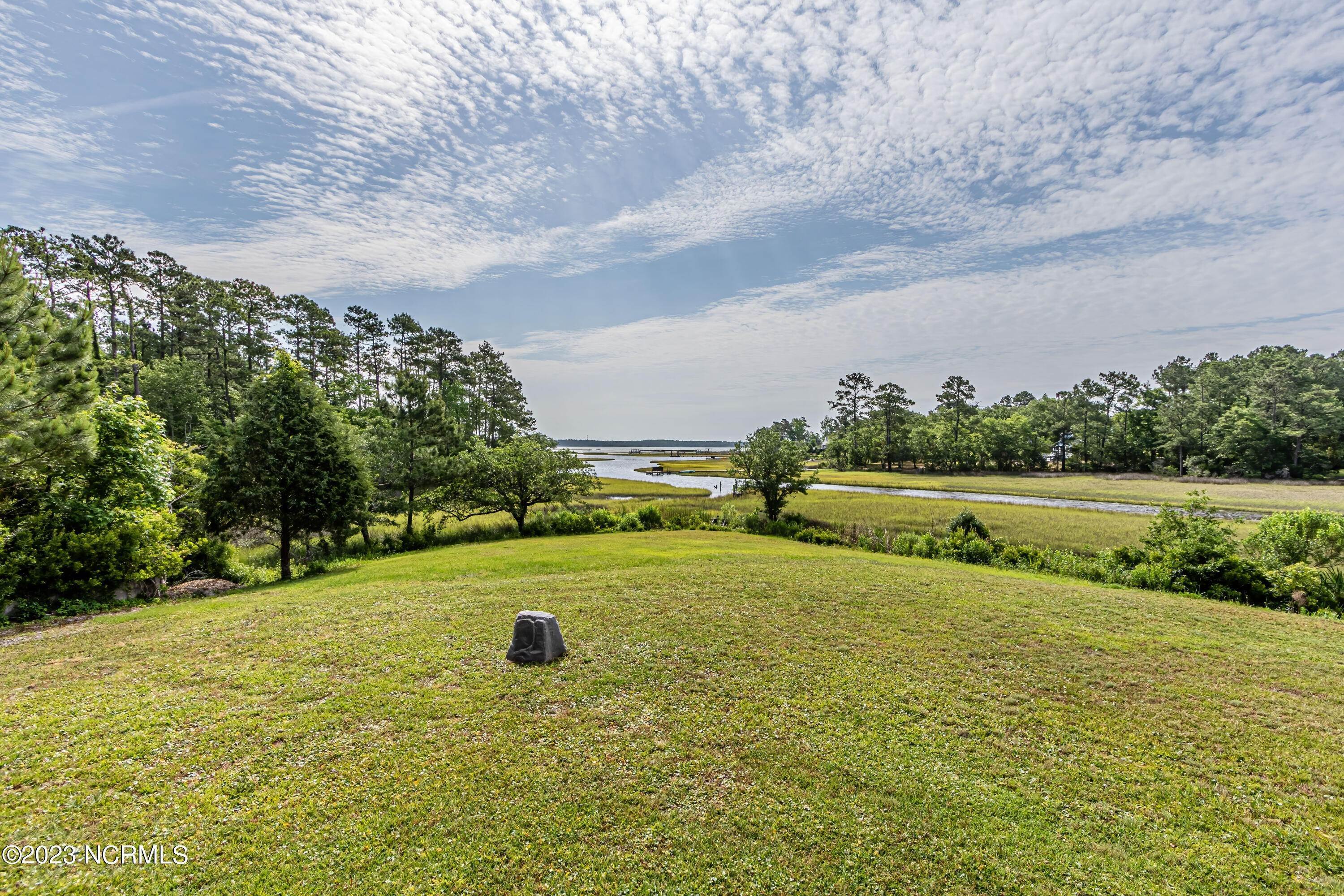 3. Single Family Homes for Sale at 505 Harvest Place Swansboro, North Carolina 28584 United States