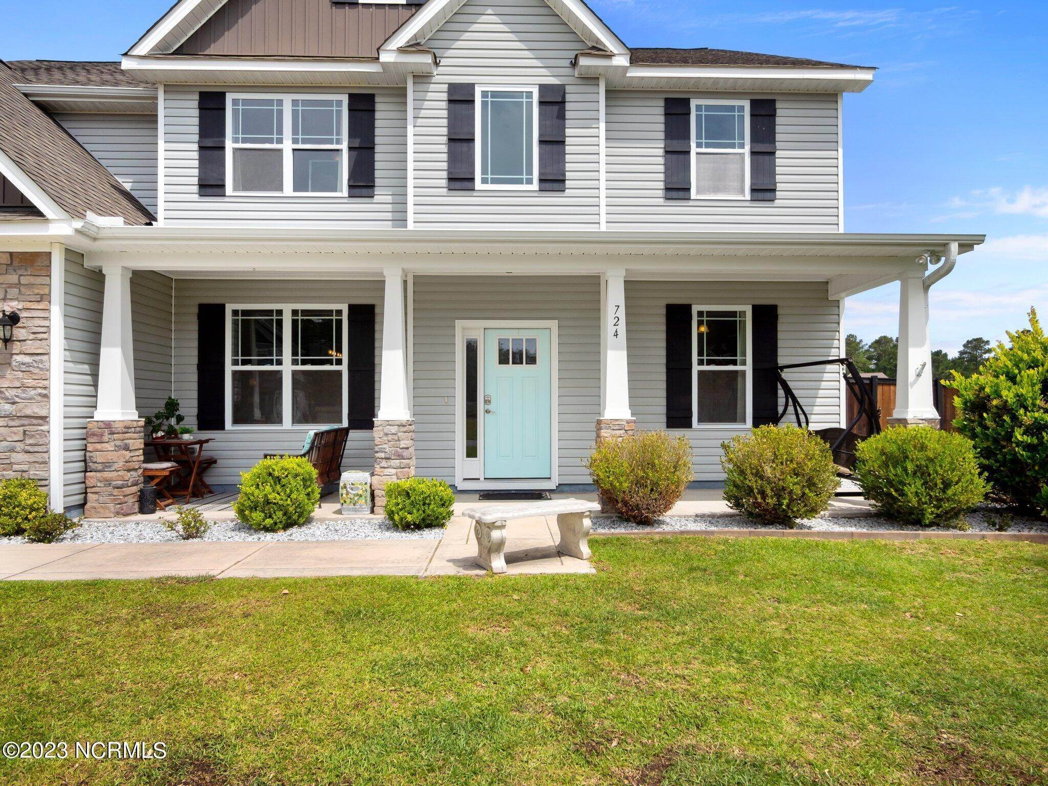 3. Single Family Homes for Sale at 724 Aria Lane Hubert, North Carolina 28539 United States