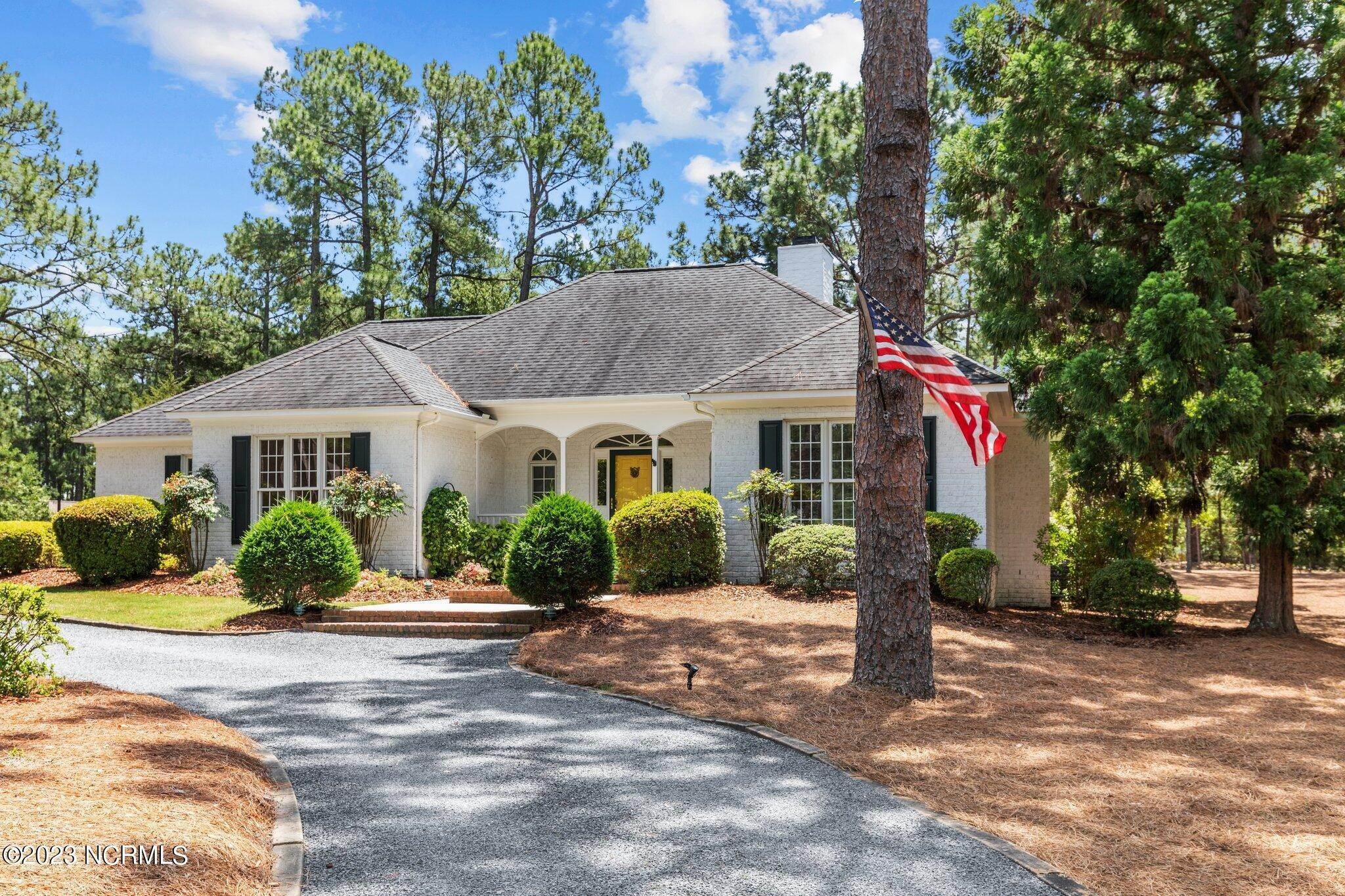 4. Single Family Homes for Sale at 29 Lasswade Drive Pinehurst, North Carolina 28374 United States