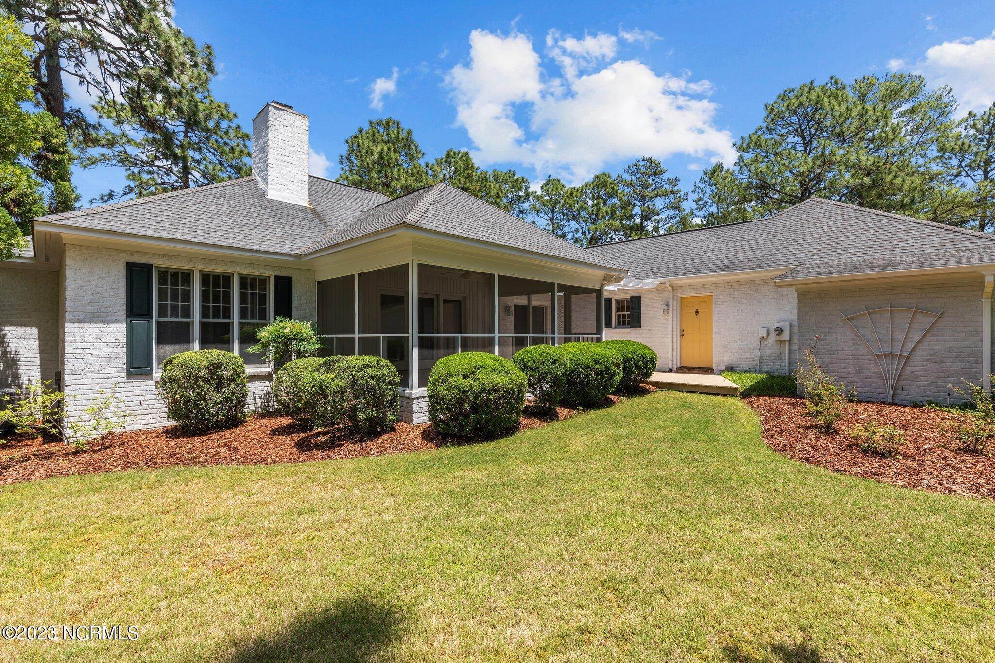6. Single Family Homes for Sale at 29 Lasswade Drive Pinehurst, North Carolina 28374 United States