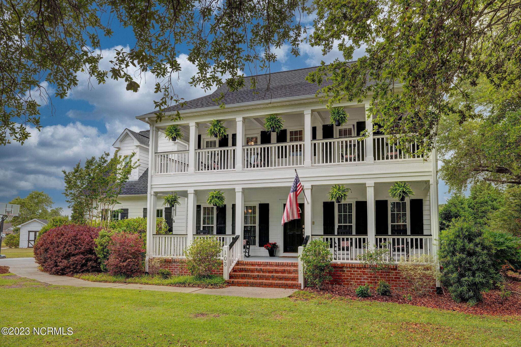 2. Single Family Homes for Sale at 103 Veranda Court Hampstead, North Carolina 28443 United States