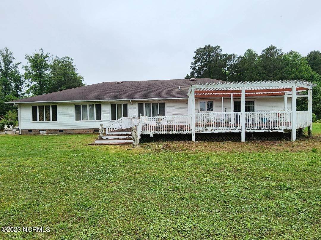 4. Single Family Homes for Sale at 158 Riverwood Drive Hertford, North Carolina 27944 United States