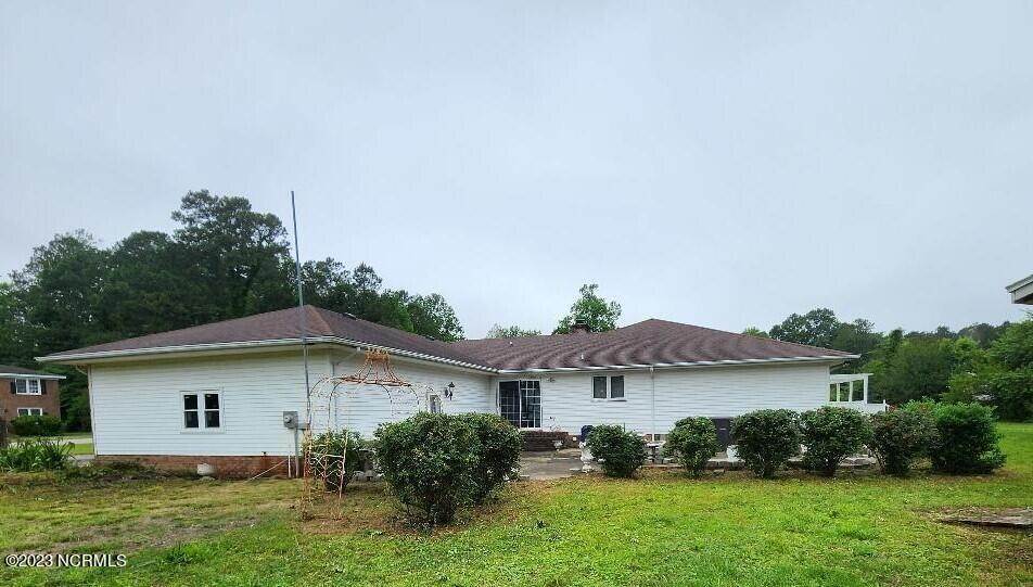 3. Single Family Homes for Sale at 158 Riverwood Drive Hertford, North Carolina 27944 United States