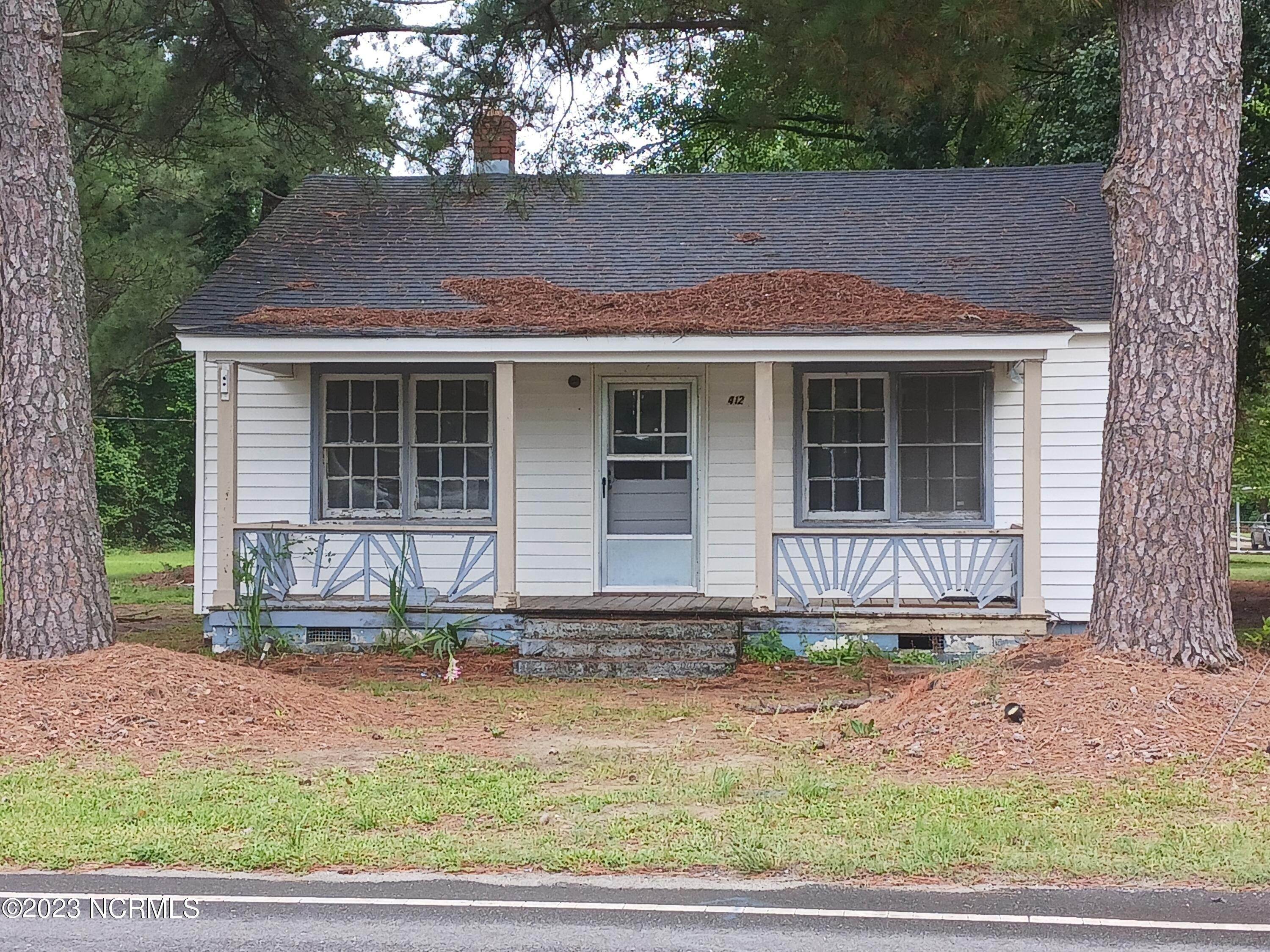 Single Family Homes pour l Vente à 412 William Hooker Drive Hookerton, Caroline du Nord 28538 États-Unis
