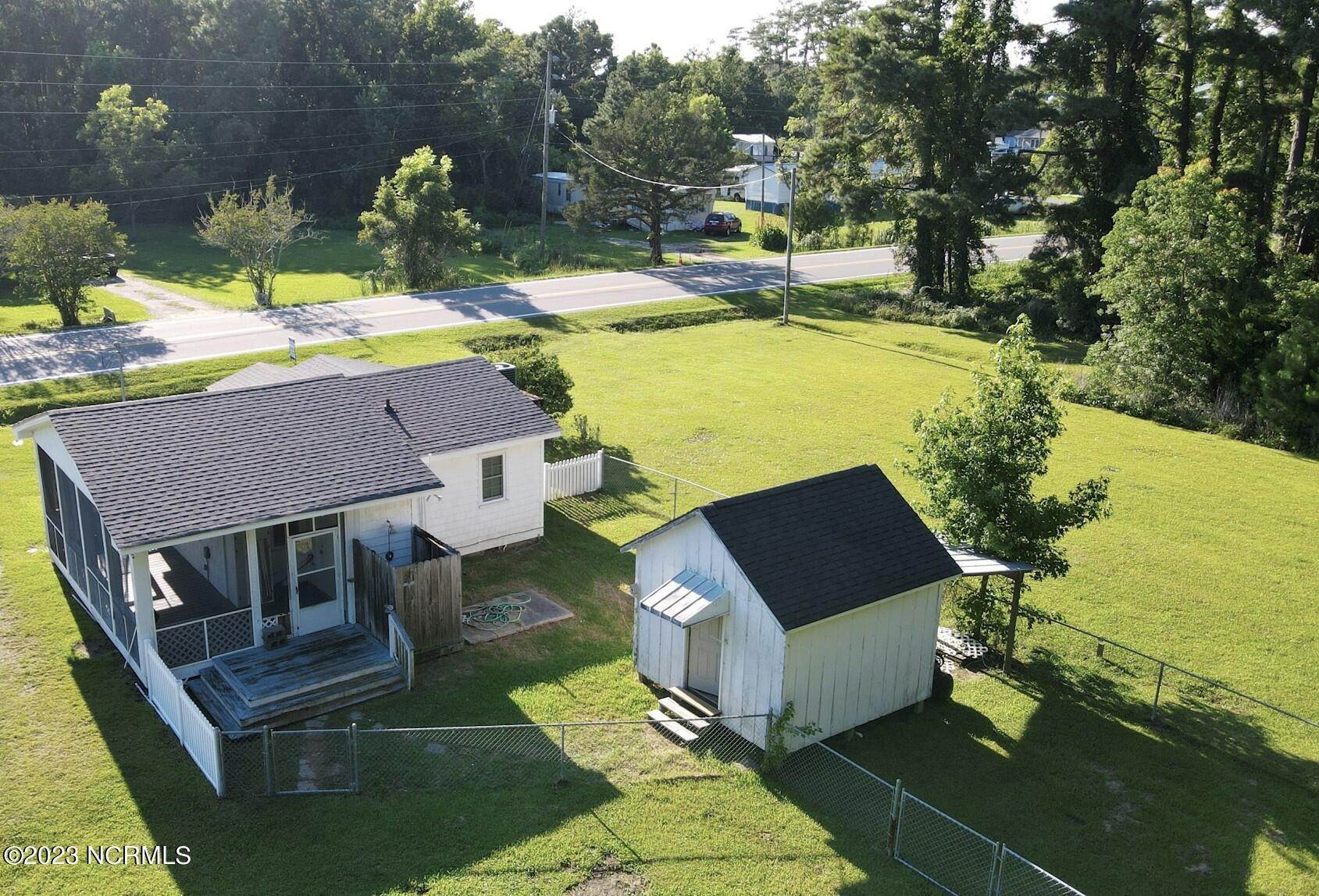 Single Family Homes for Sale at 764 Highway 70 Davis Davis, North Carolina 28524 United States
