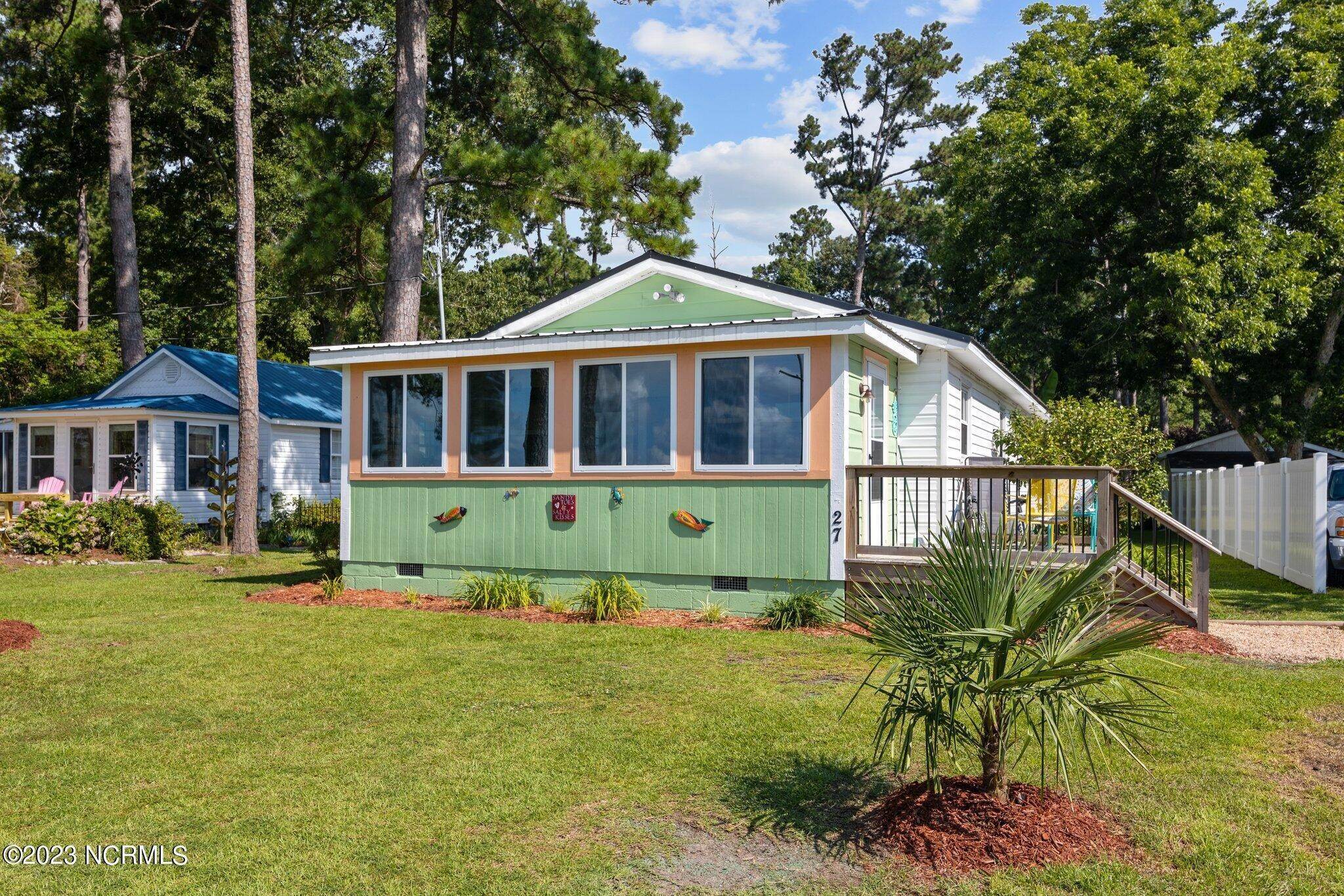 Single Family Homes por un Venta en 27 Isle Vue Drive Aurora, Carolina Del Norte 27806 Estados Unidos