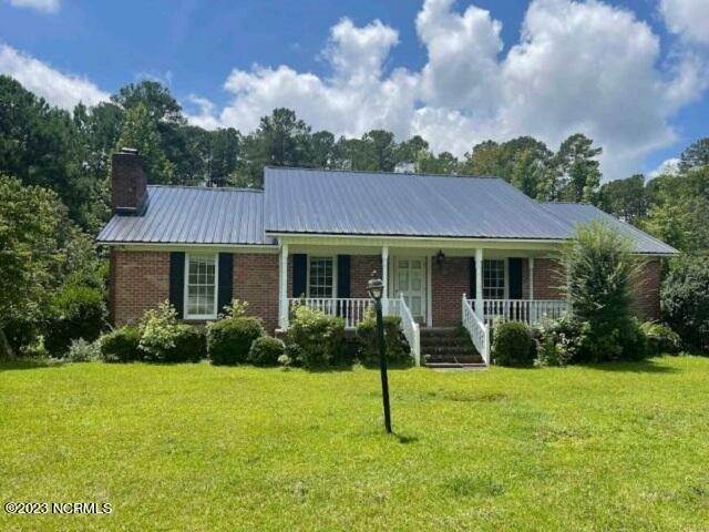 Single Family Homes для того Продажа на 24278 Nc 71 Highway Parkton, Северная Каролина 28371 Соединенные Штаты