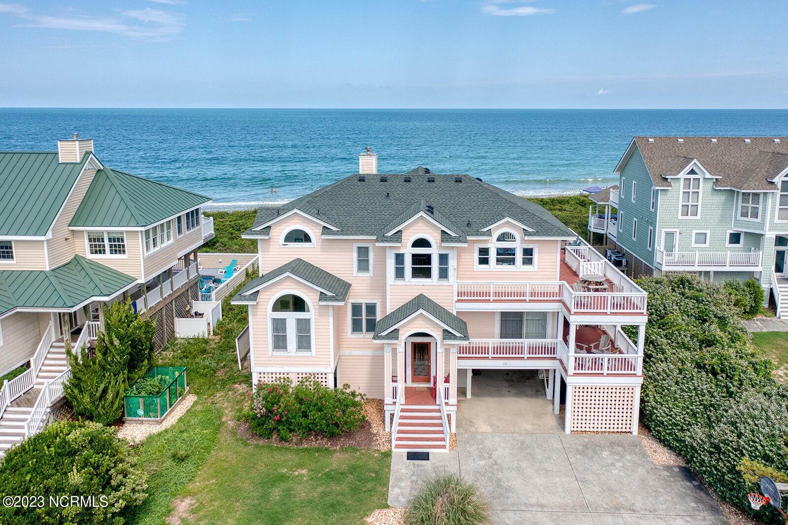 Single Family Homes для того Продажа на 111 Ocean Crest Way Duck, Северная Каролина 27949 Соединенные Штаты