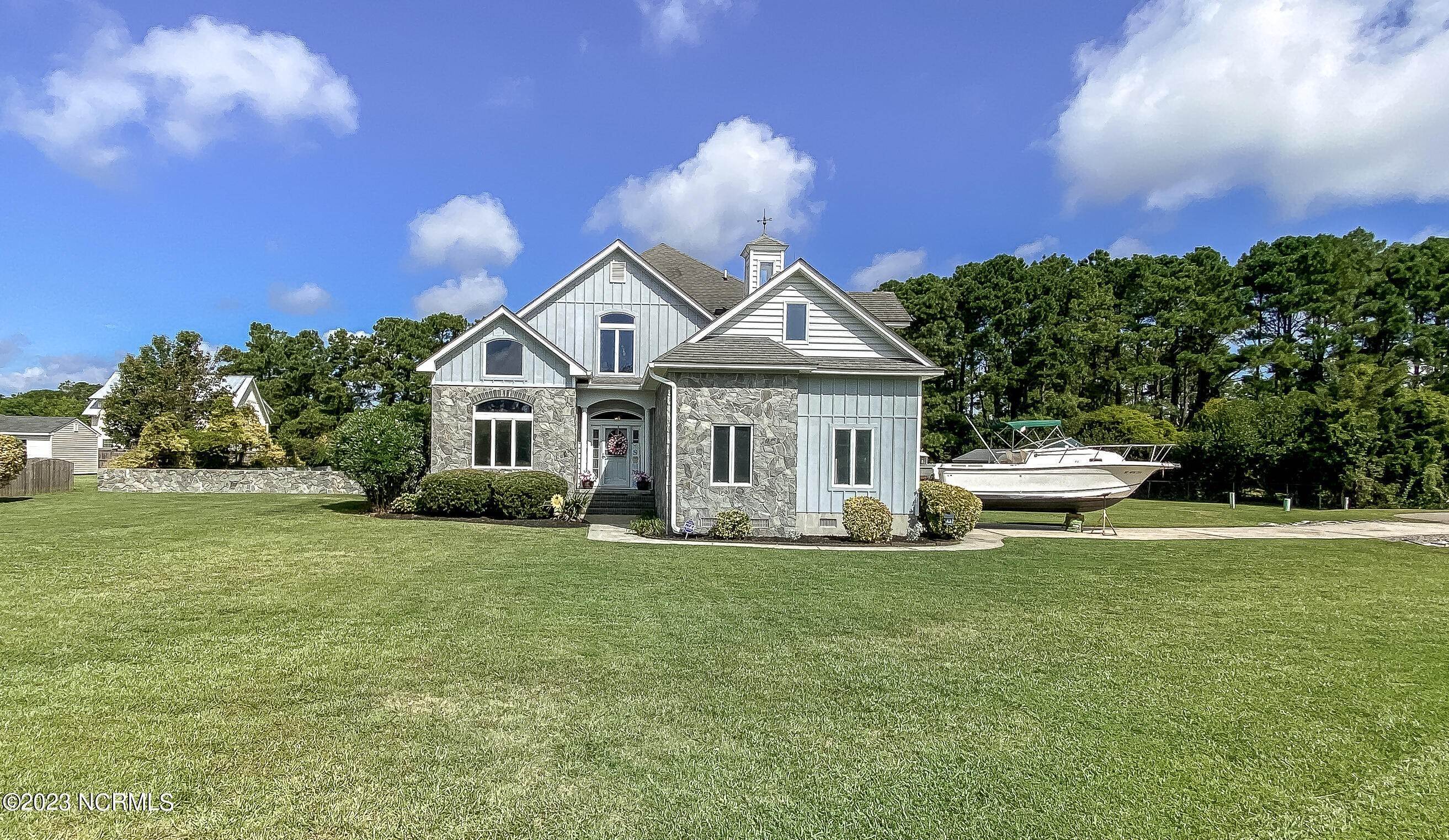 Single Family Homes for Sale at 121 Soundside Estates Drive Grandy, North Carolina 27939 United States