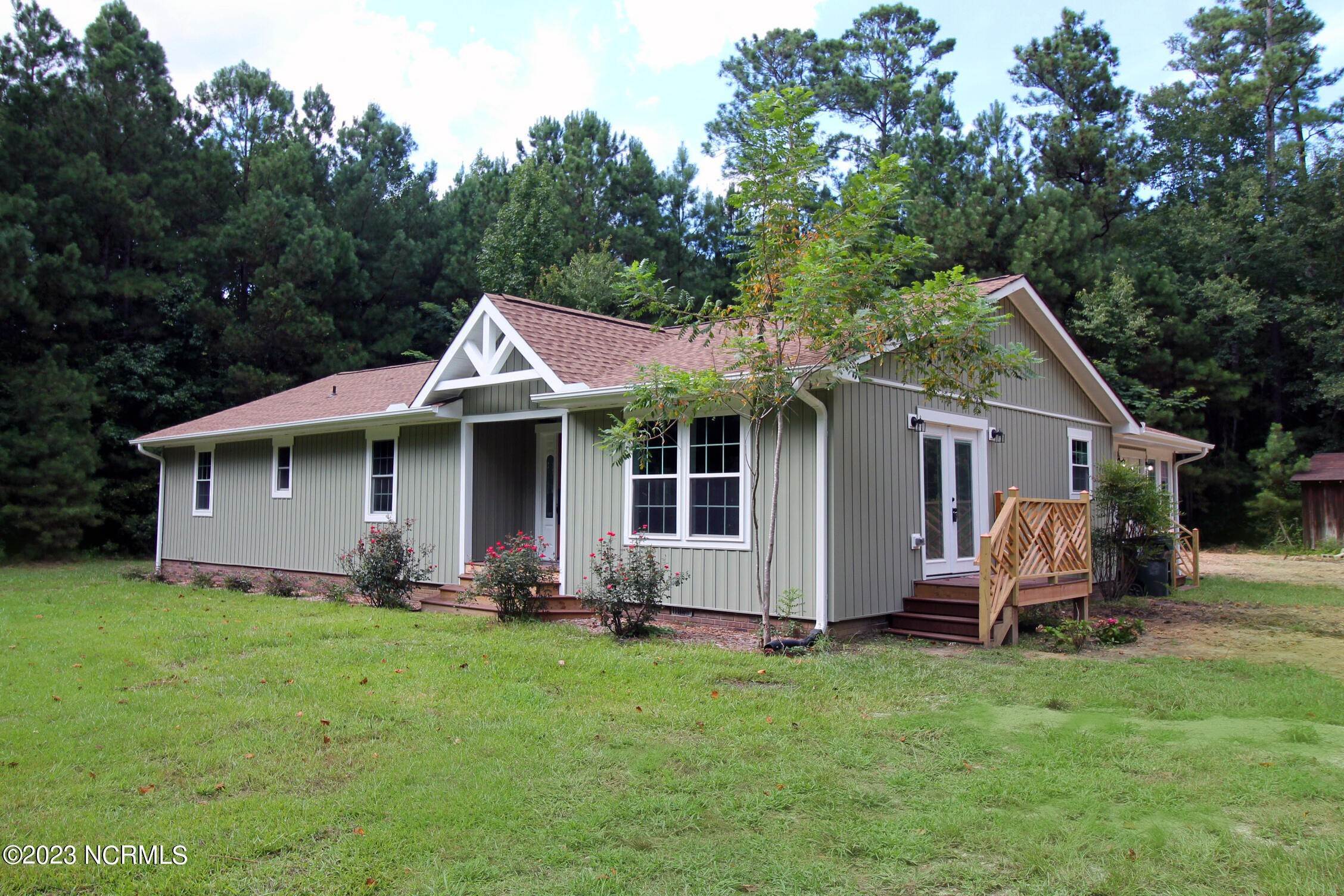 Single Family Homes for Sale at 4437 Joe Mobley Road Williamston, North Carolina 27892 United States