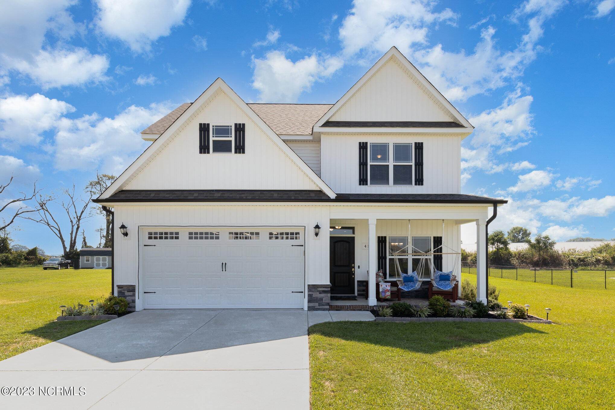 Single Family Homes 为 销售 在 418 Willow Pond Drive La Grange, 北卡罗来纳州 28551 美国