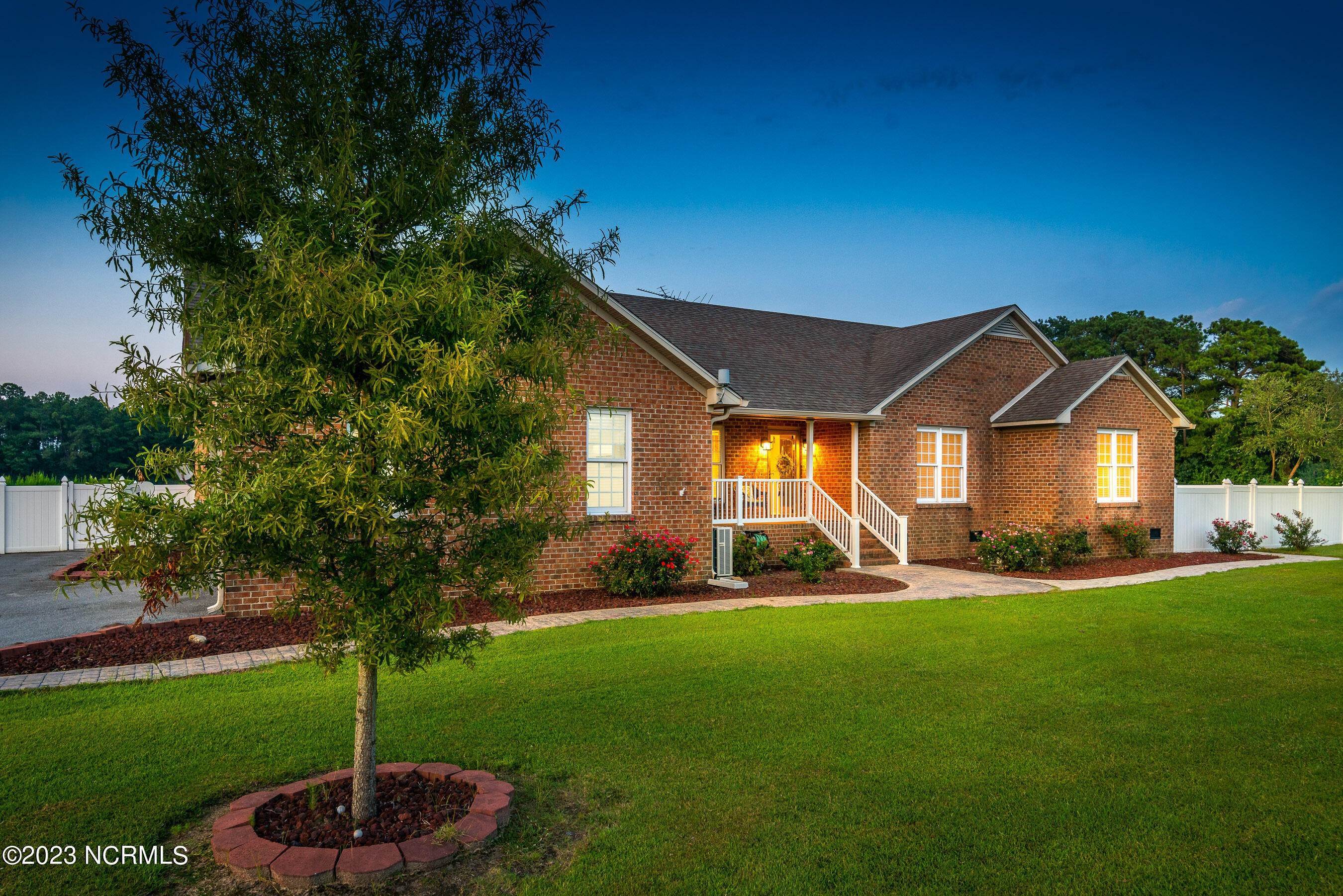 Single Family Homes for Sale at 585 Pauls Path Road La Grange, North Carolina 28551 United States