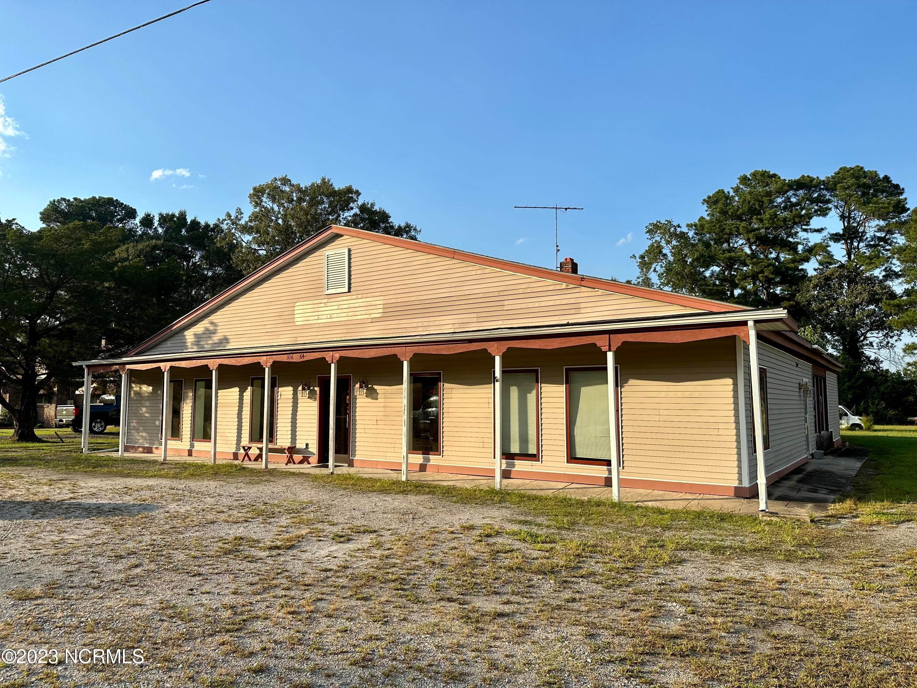 Commercial for Sale at 316 Us Highway 64 Creswell, North Carolina 27928 United States