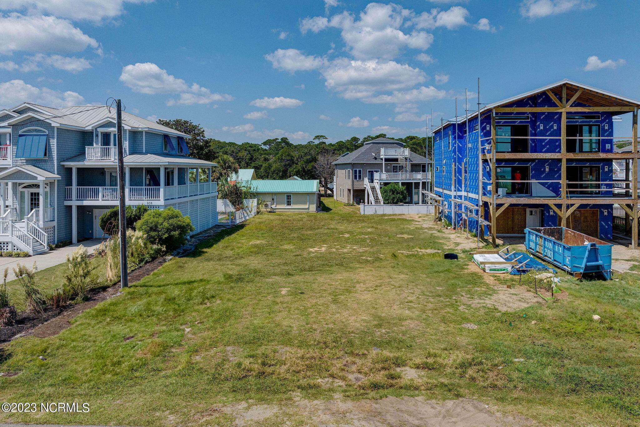 Single Family Homes для того Продажа на 934 Fort Fisher Boulevard Kure Beach, Северная Каролина 28449 Соединенные Штаты