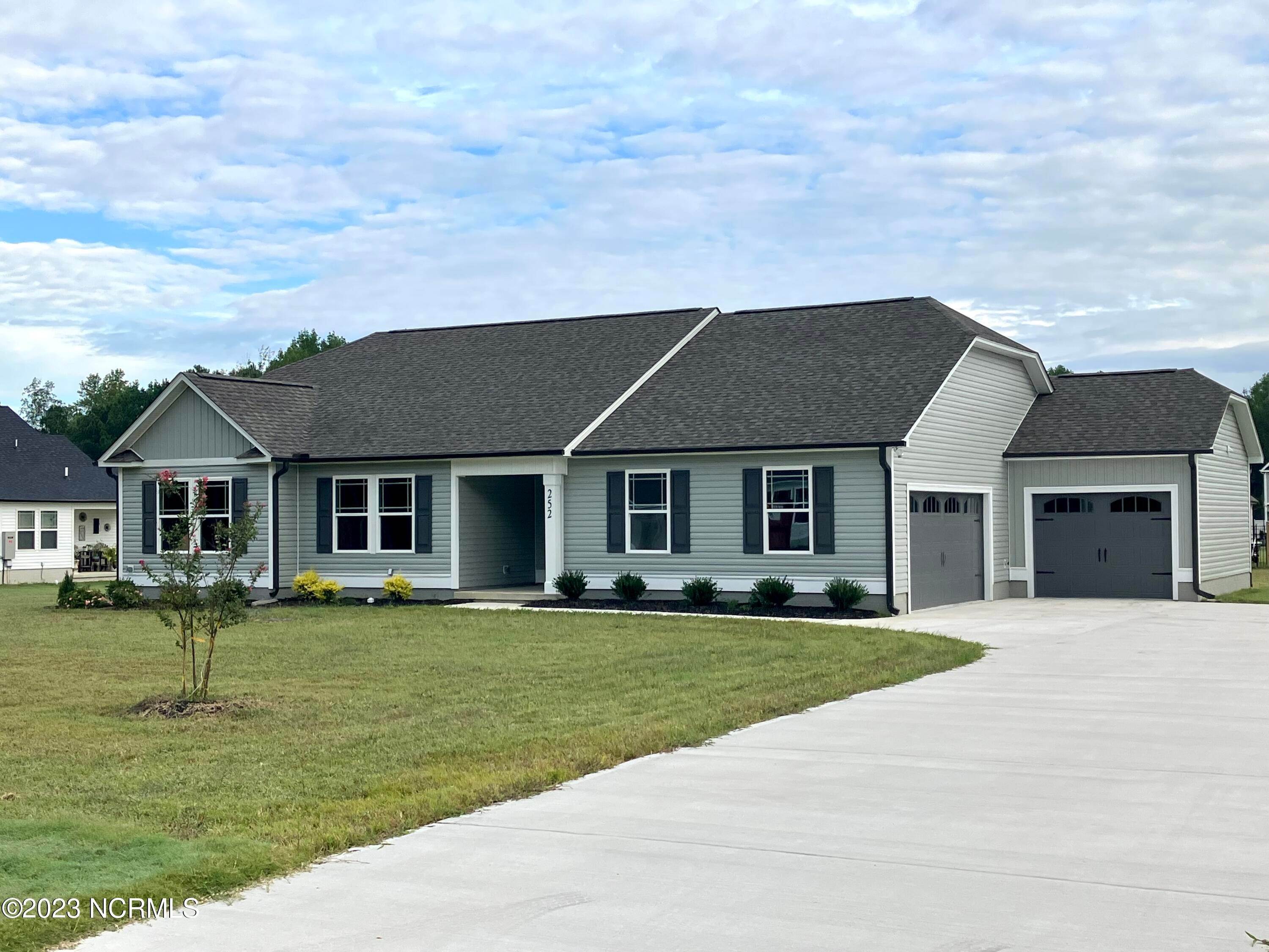 Single Family Homes для того Продажа на 252 Earnest Way Kenly, Северная Каролина 27542 Соединенные Штаты