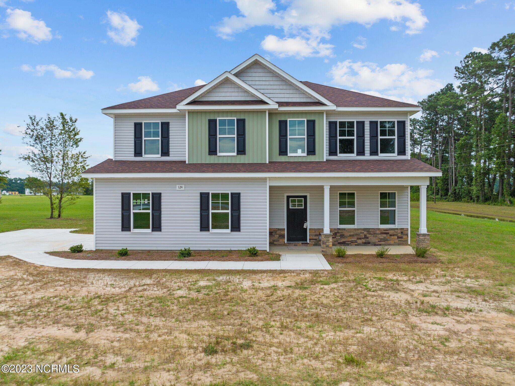 Single Family Homes для того Продажа на 124 Sweet Grass Lane Raeford, Северная Каролина 28376 Соединенные Штаты