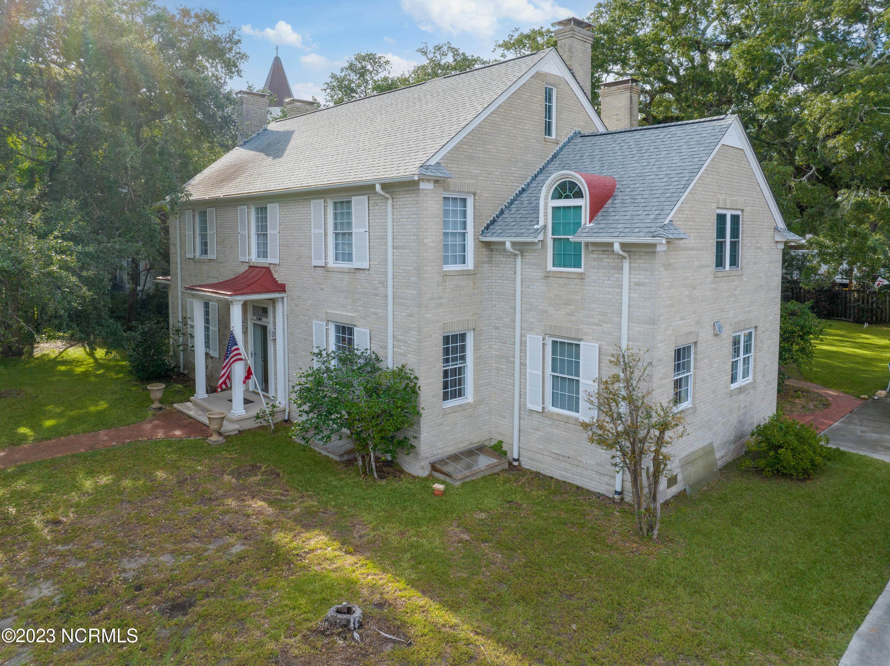Single Family Homes for Sale at 209 Moore Street Southport, North Carolina 28461 United States