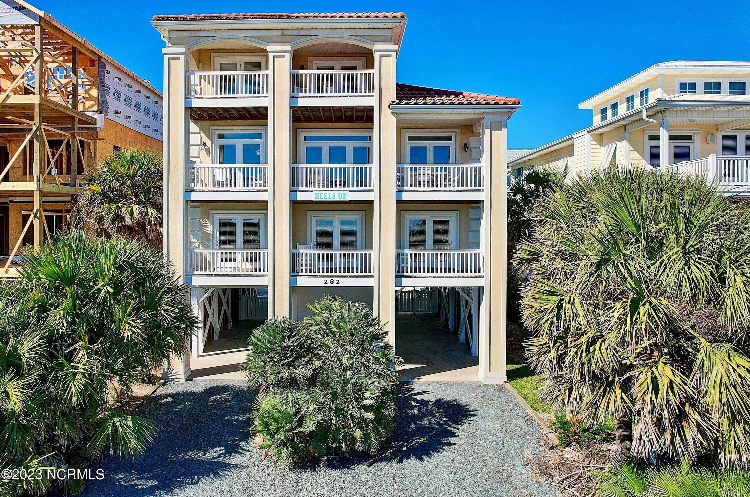 Single Family Homes для того Продажа на 282 First Street Ocean Isle Beach, Северная Каролина 28469 Соединенные Штаты