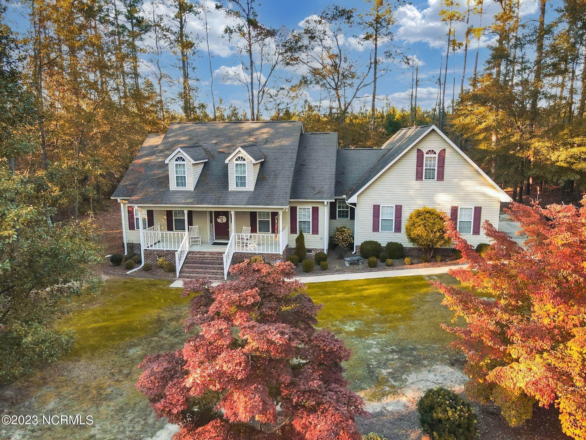 Single Family Homes 为 销售 在 13860 Appomattox Circle Laurinburg, 北卡罗来纳州 28352 美国