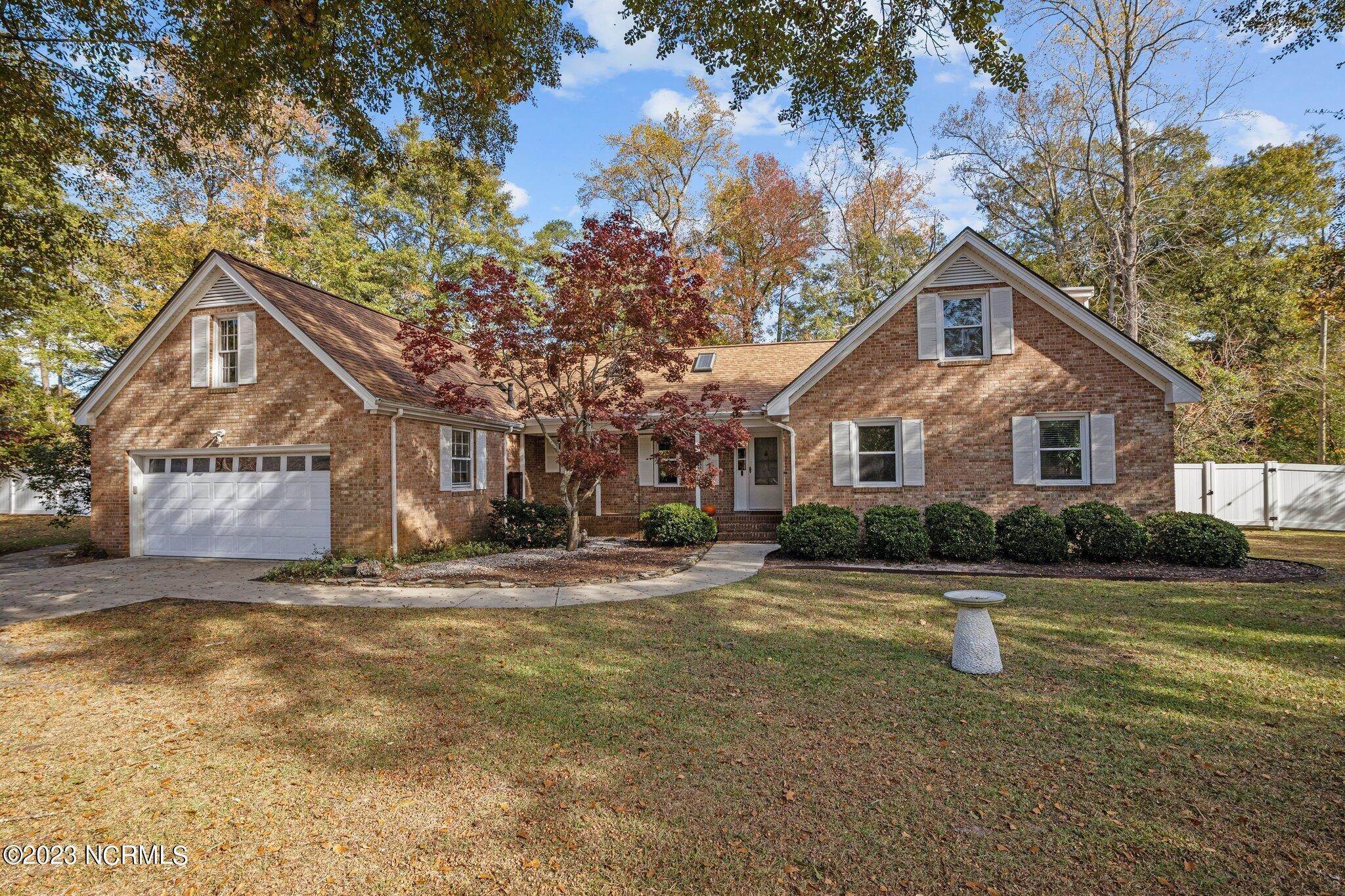 Single Family Homes por un Venta en 3706 Wedgewood Drive Trent Woods, Carolina Del Norte 28562 Estados Unidos