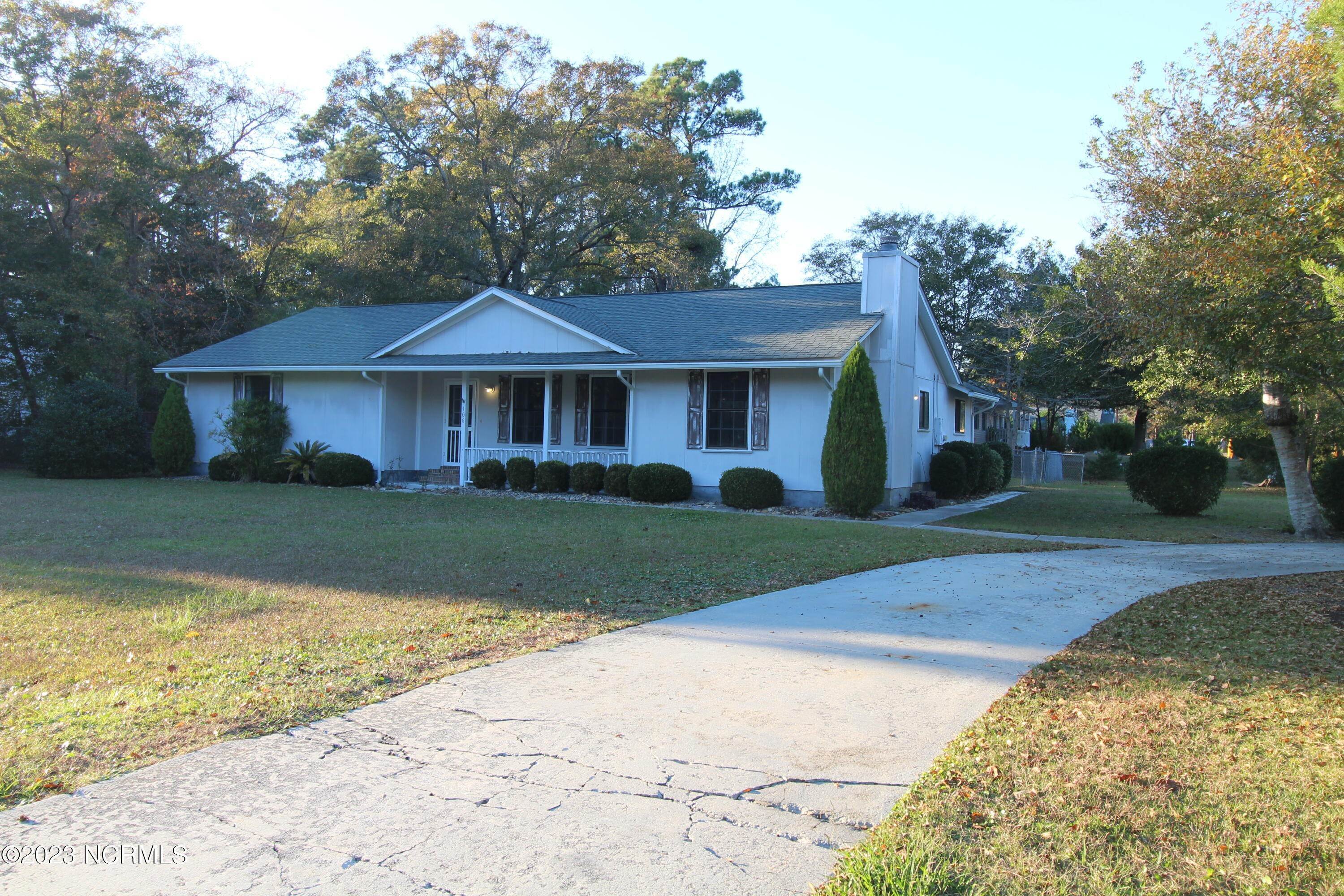 Single Family Homes for Sale at 106 Lousan Drive Cape Carteret, North Carolina 28584 United States