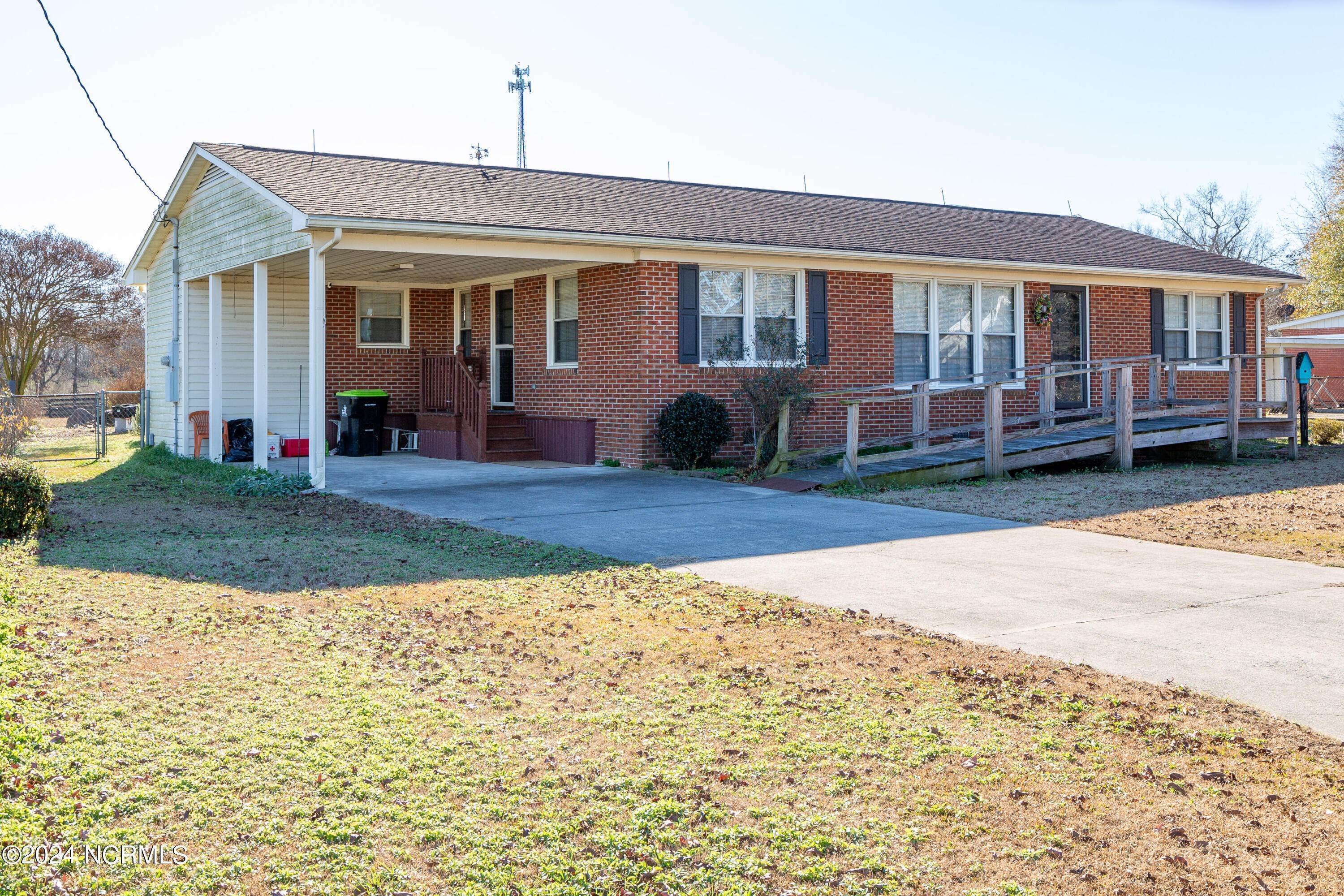 Single Family Homes для того Продажа на 85 Faison Avenue Turkey, Северная Каролина 28393 Соединенные Штаты