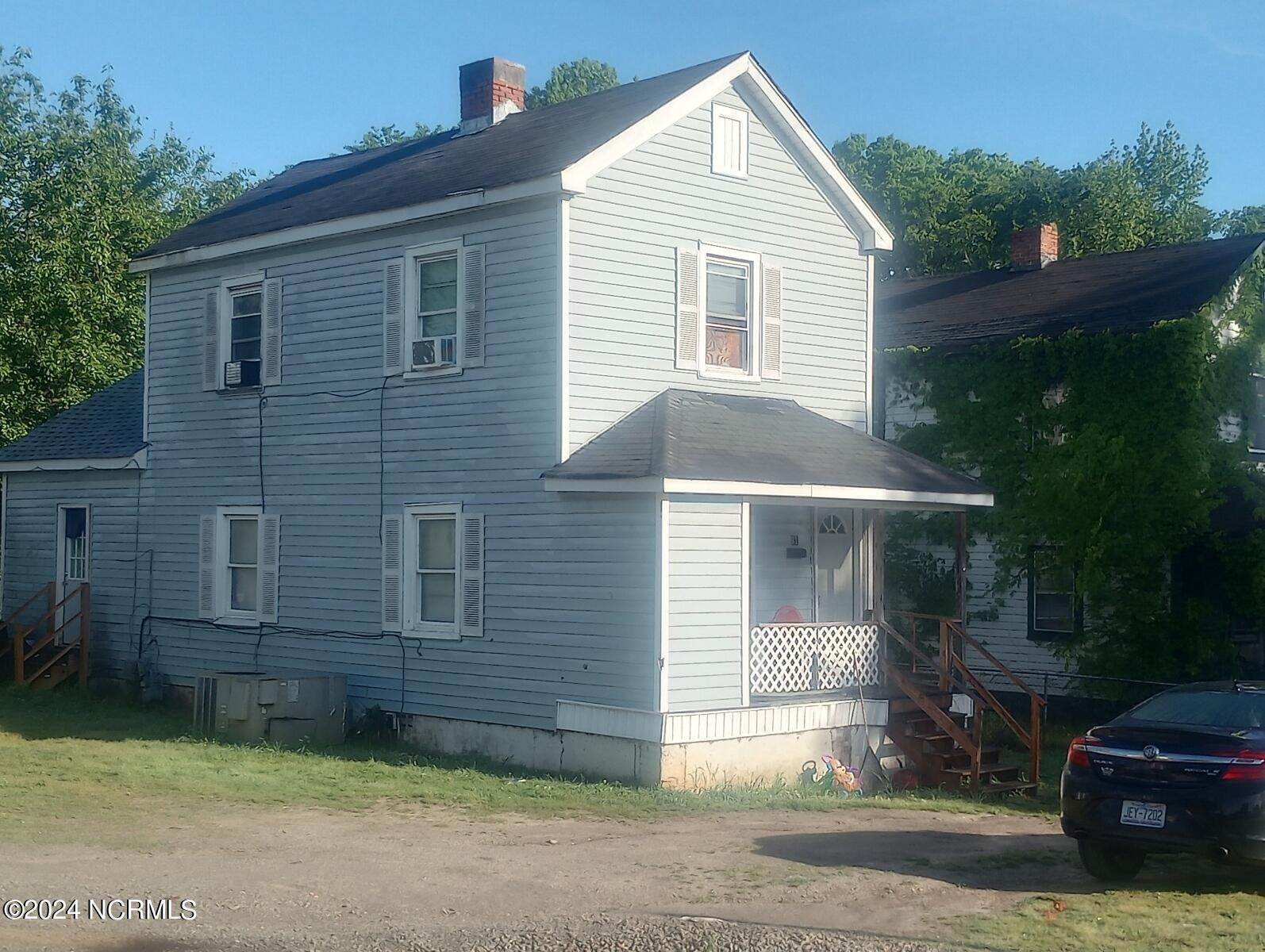 Single Family Homes 为 销售 在 91 Jackson Street Roanoke Rapids, 北卡罗来纳州 27870 美国
