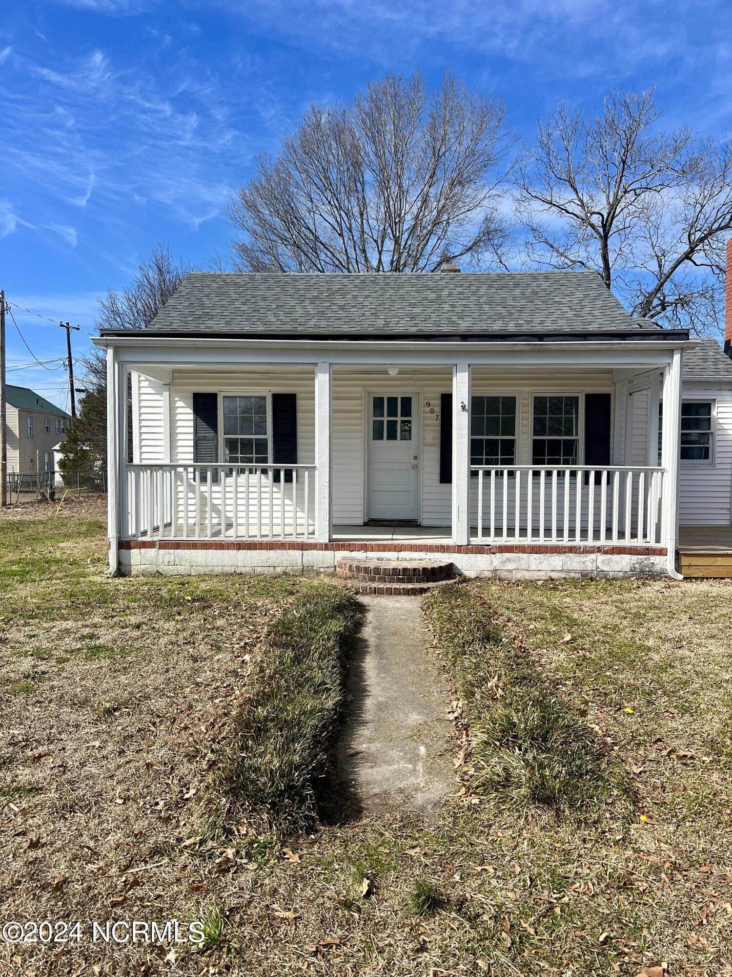Single Family Homes à 907 Johnston Street Edenton, Caroline du Nord 27932 États-Unis