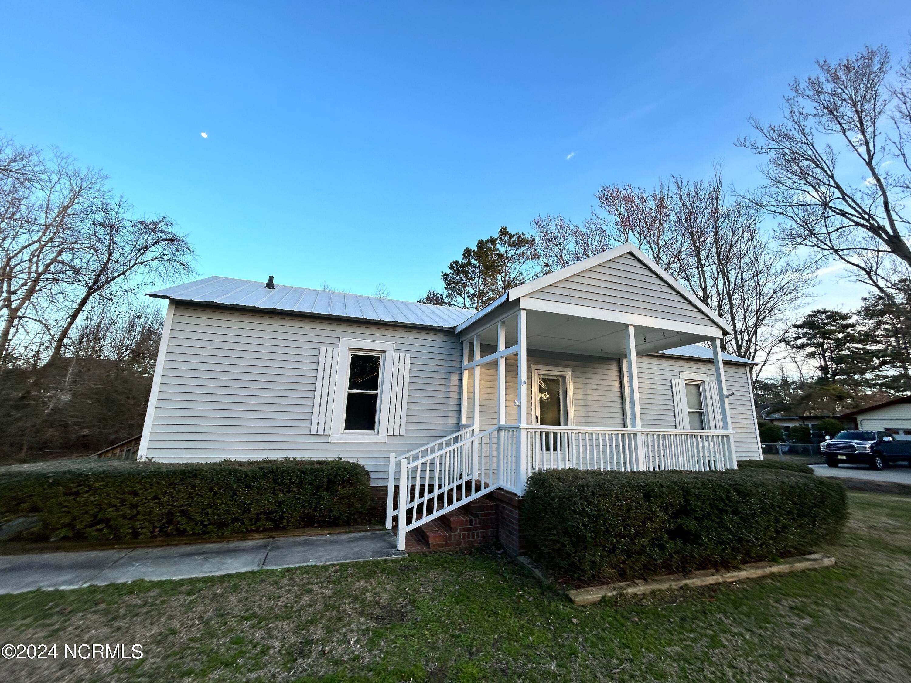 Single Family Homes at 401 Sycamore Drive Beaufort, North Carolina 28516 United States