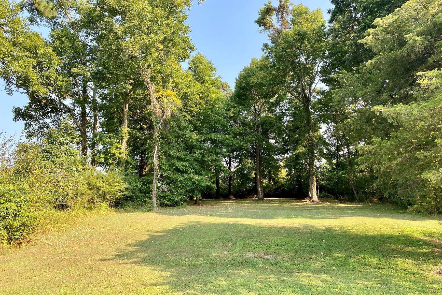 Land for Sale at HOMESITE ON COUNTRY CLUB DRIVE! 113 Country Club Dr Edenton, North Carolina 27932 United States