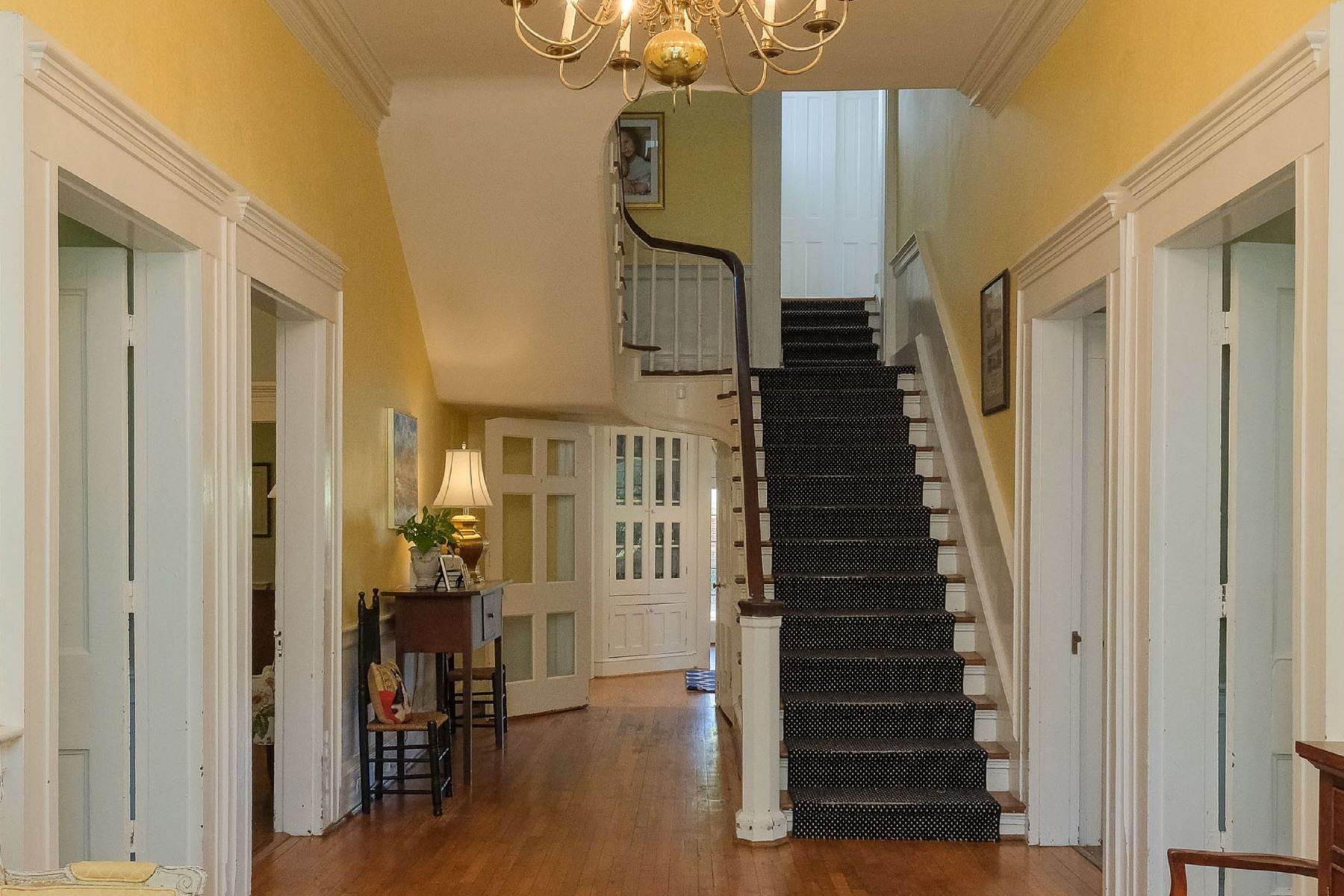 23. Single Family Homes for Sale at QUINTESSENTIAL EDENTON! 106 W King St Edenton, North Carolina 27932 United States