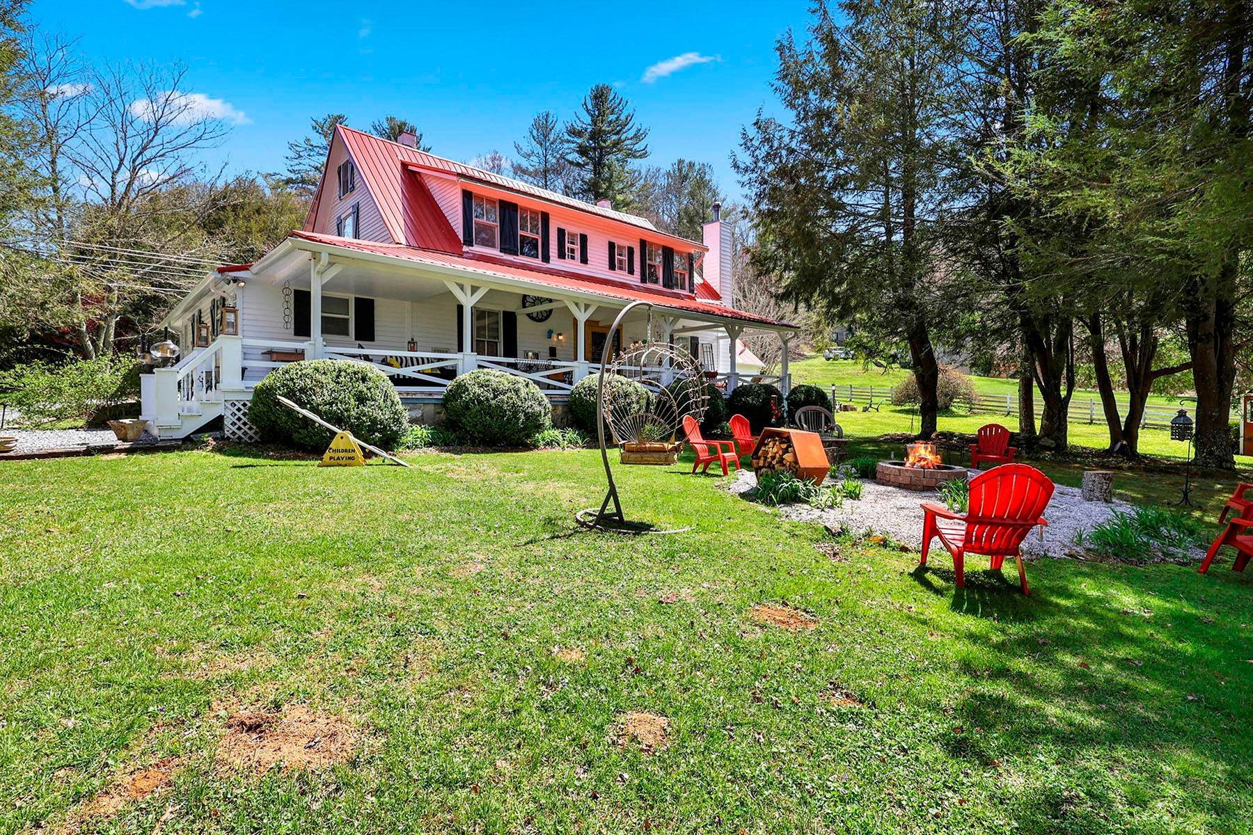 Single Family Homes для того Продажа на 317 Old Turnpike Rd Nw Banner Elk, Северная Каролина 28604 Соединенные Штаты
