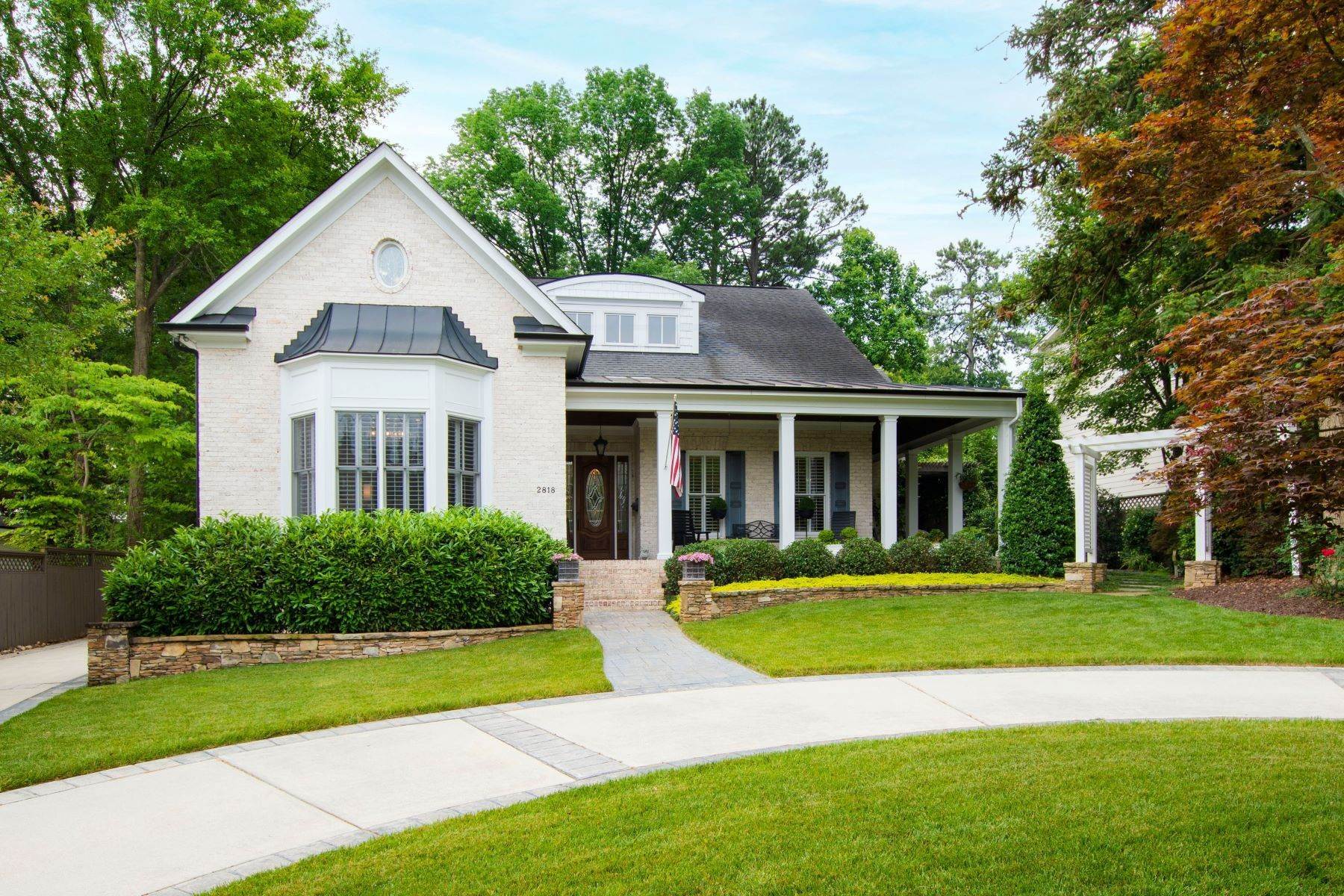 Single Family Homes 为 销售 在 2818 Anderson Drive, Raleigh, NC 27608 2818 Anderson Drive 罗利, 北卡罗来纳州 27608 美国